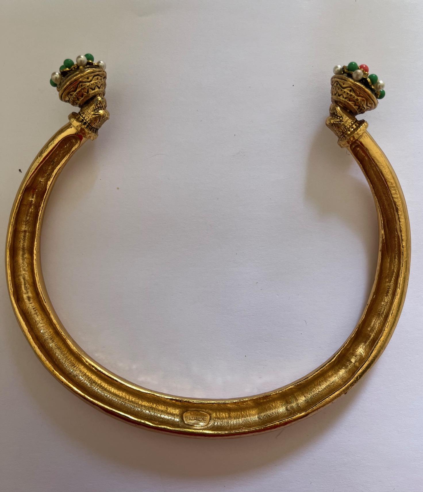 Collana in oro con perline verdi, corallo e bianche di Scherrer in vendita 1