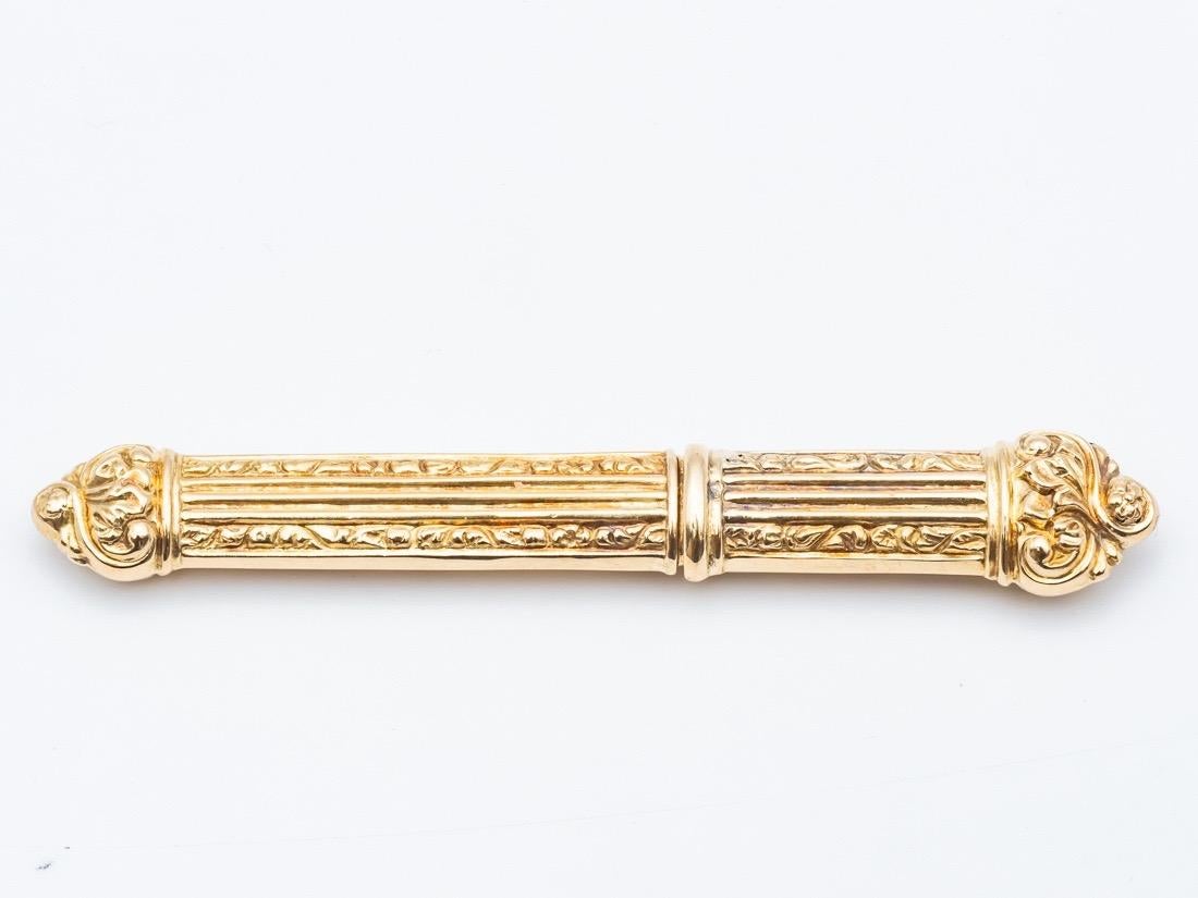 Old yellow gold possible pendent 18 kt (750/1000e) around 1900 has lign and flow et décor . Full of charm , or was used once has a fonddoor.
Jewelry Ancient Paris