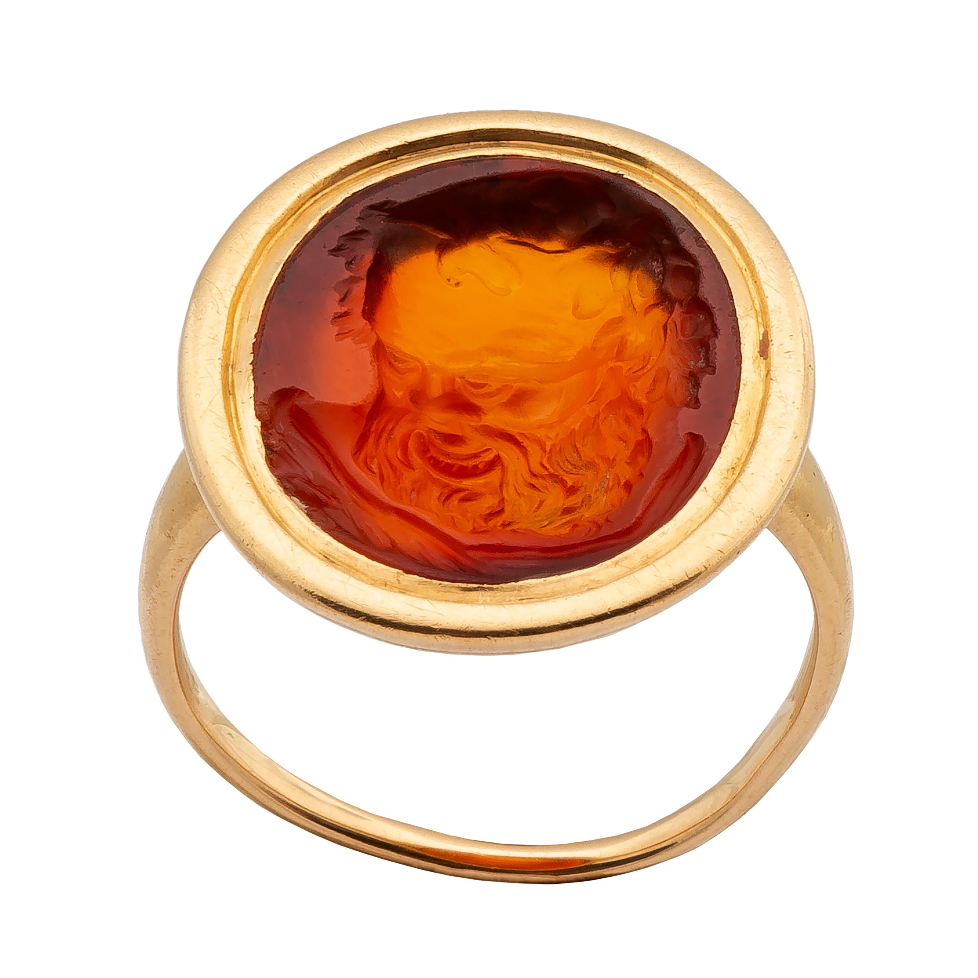 Gold Neoclassical Ring with Carnelian Intaglio In Good Condition For Sale In Chicago, IL