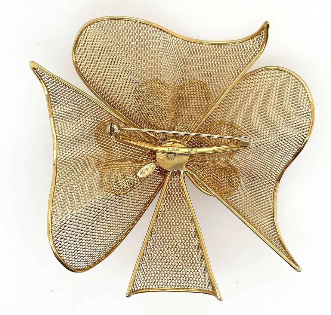 Women's Gold Net Flower Brooch For Sale