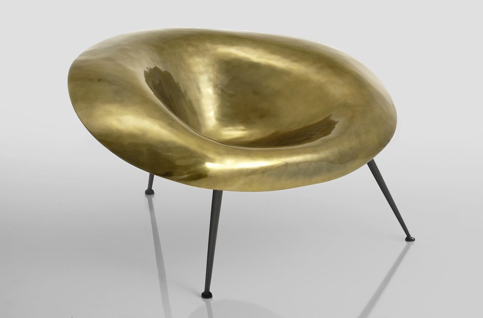 Gold Nido by Imperfettolab
2008
Dimensions: W 130 x D 97 x H 66 cm 
Materials: varnished fibreglass, metal base
 Gold finish

Imperfetto lab
Who we are ? We are a family.
Verter Turroni, Emanuela Ravelli and our children Elia, Margherita and