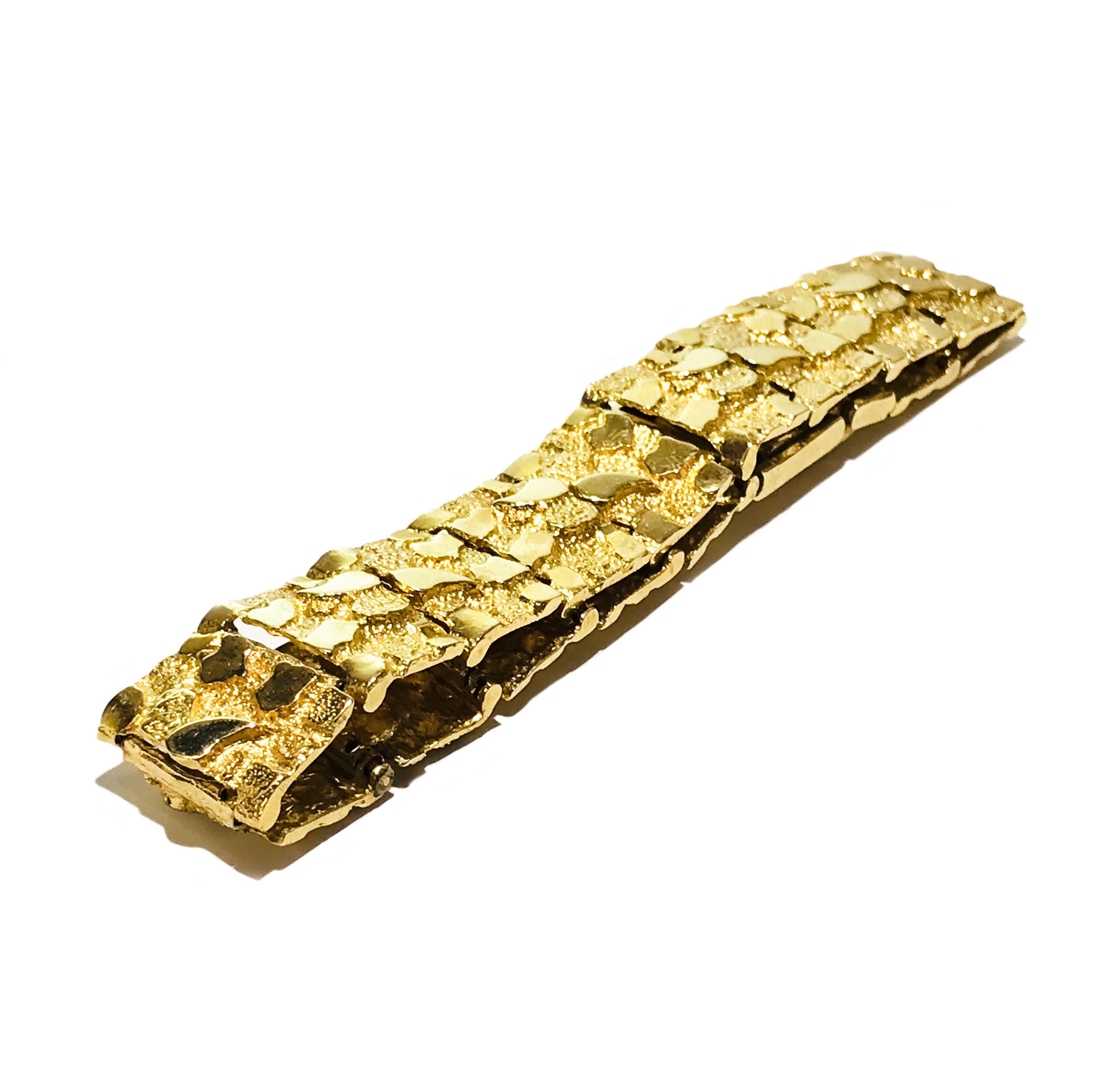 Gold Nugget Pattern 14K Heavyweight Bracelet In Good Condition For Sale In Palm Desert, CA