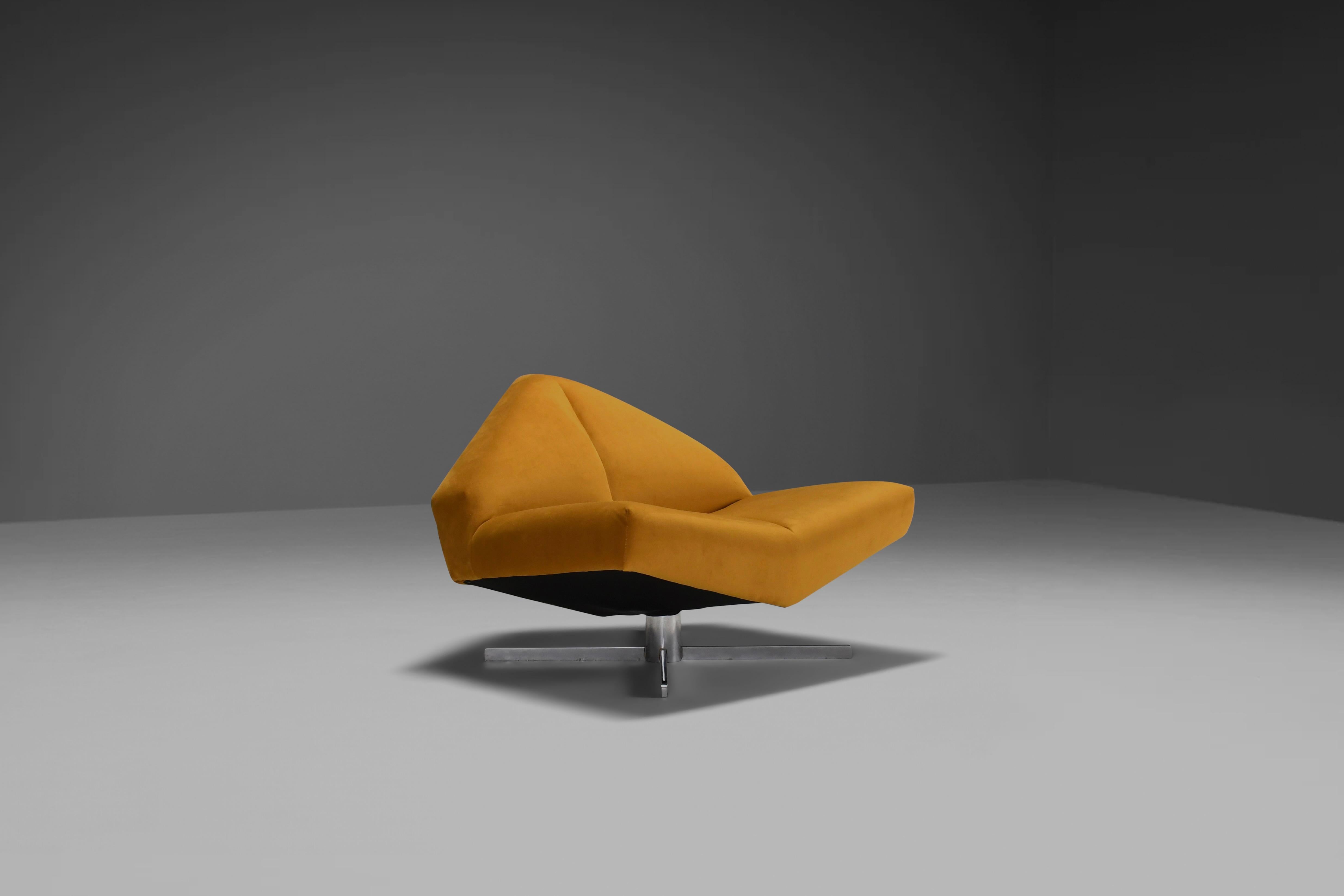 Gold Ochre Fabric ‘Brasilia’ Lounge Chair by Schmieder, Denmark, 1960s In Good Condition For Sale In Echt, NL