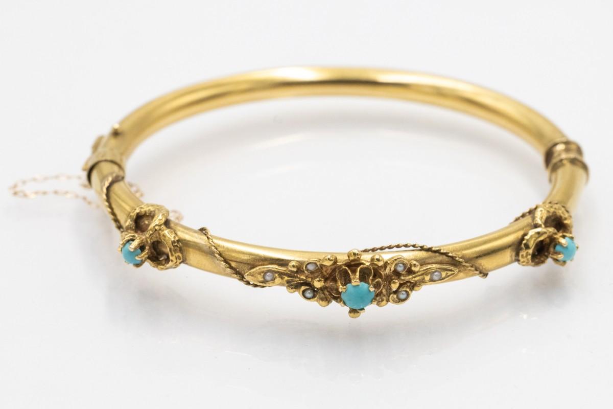 Gold old bracelet with turquoises and pearls, early 20th century. (Cabochon) im Angebot