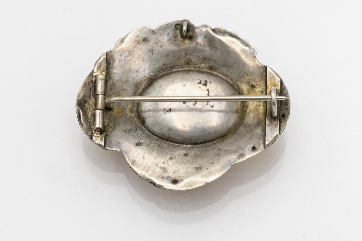 Women's or Men's Gold old brooch in Biedermeier style, 2nd half of the 19th century For Sale