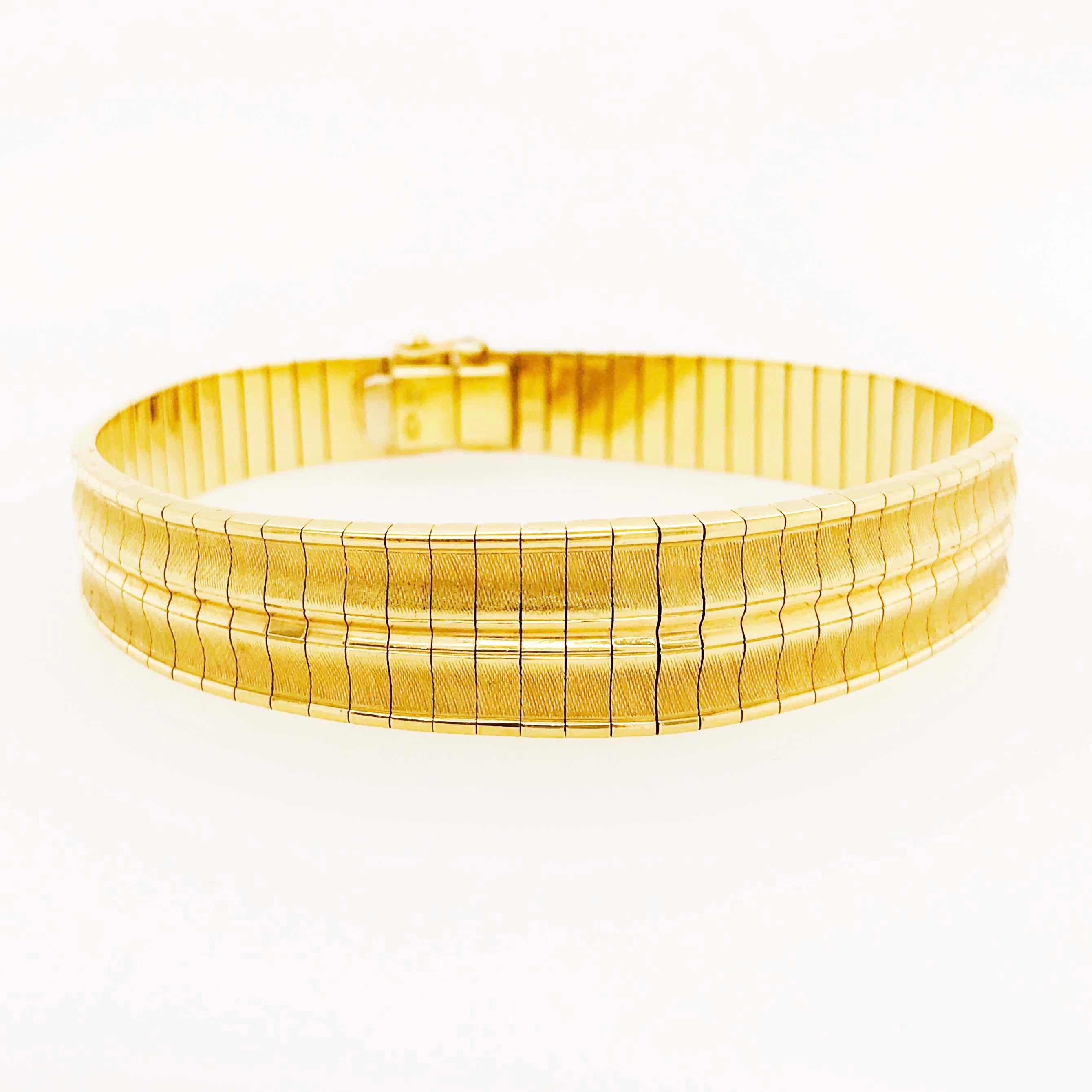 Gold Omega Armband aus 18 Karat Gelbgold ist Regal und wie ein Armreif Armband (Ästhetizismus)