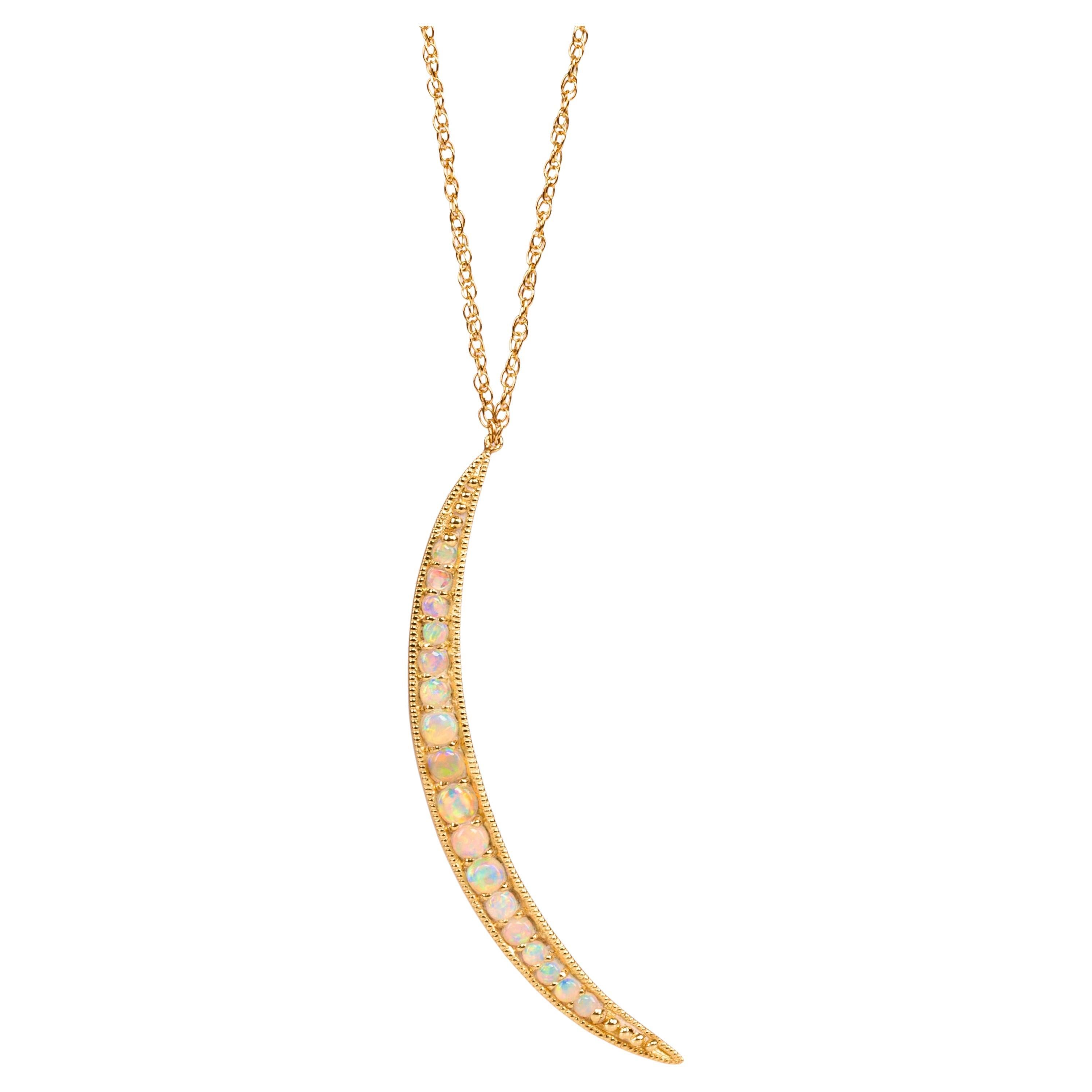 Gold Opal Crescent Moon Necklace en vente