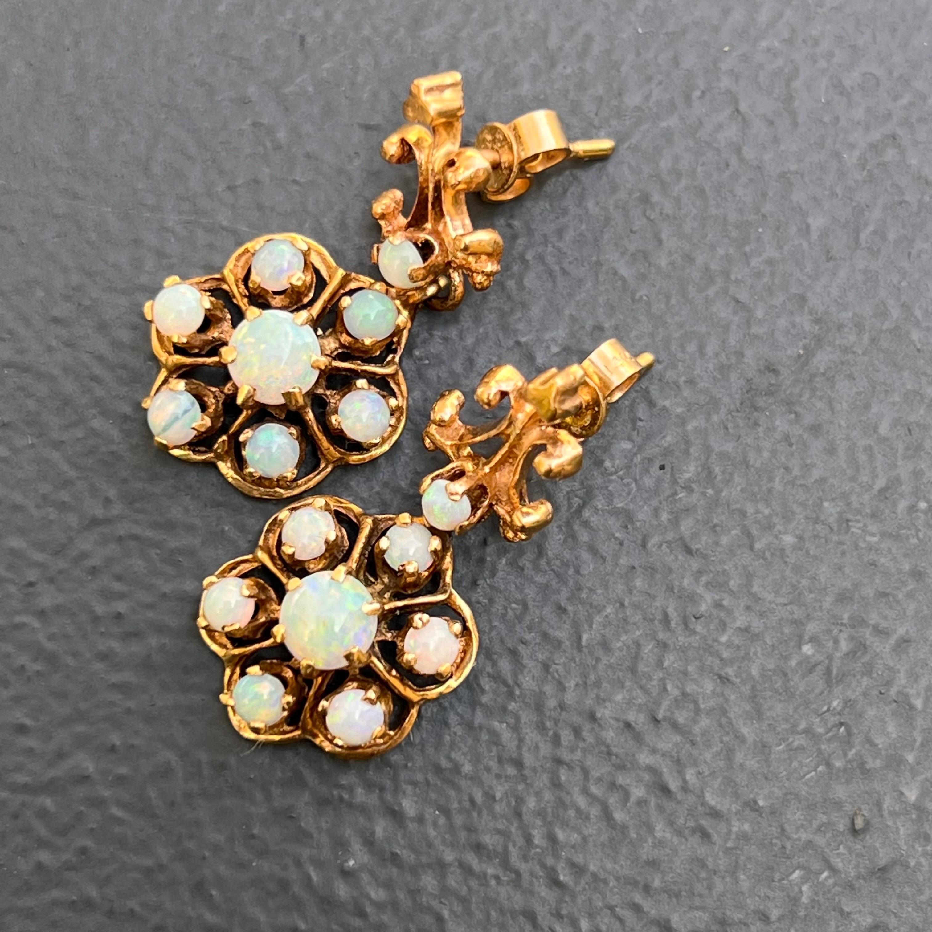 Gold Opal dangle Earrings Pireced ears Victorian revival jewelry  In Good Condition For Sale In Plainsboro, NJ