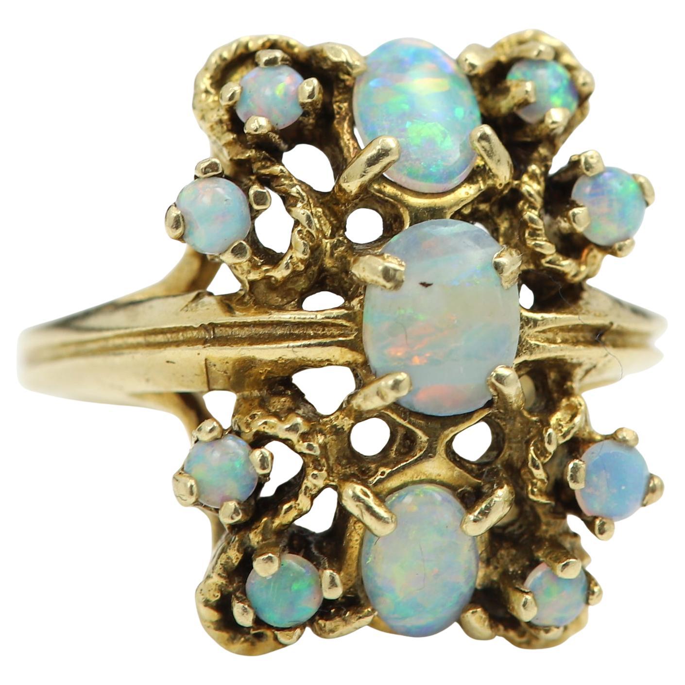 Anillo Ópalo Oro Vintage Art Decó Piedras naturales 14 Quilates circa 1940's en venta