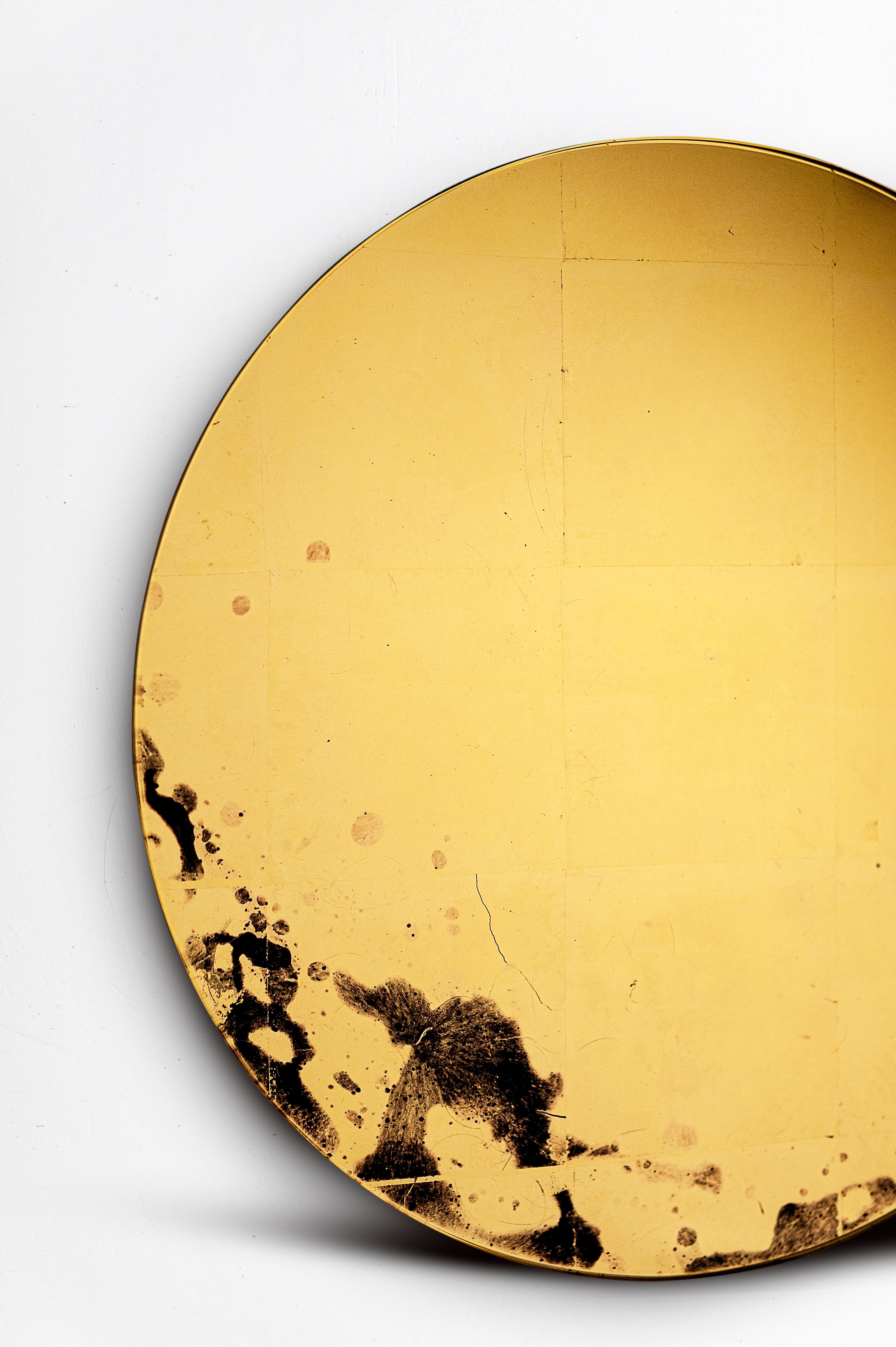 Polonais Miroir orbe doré par Nów en vente