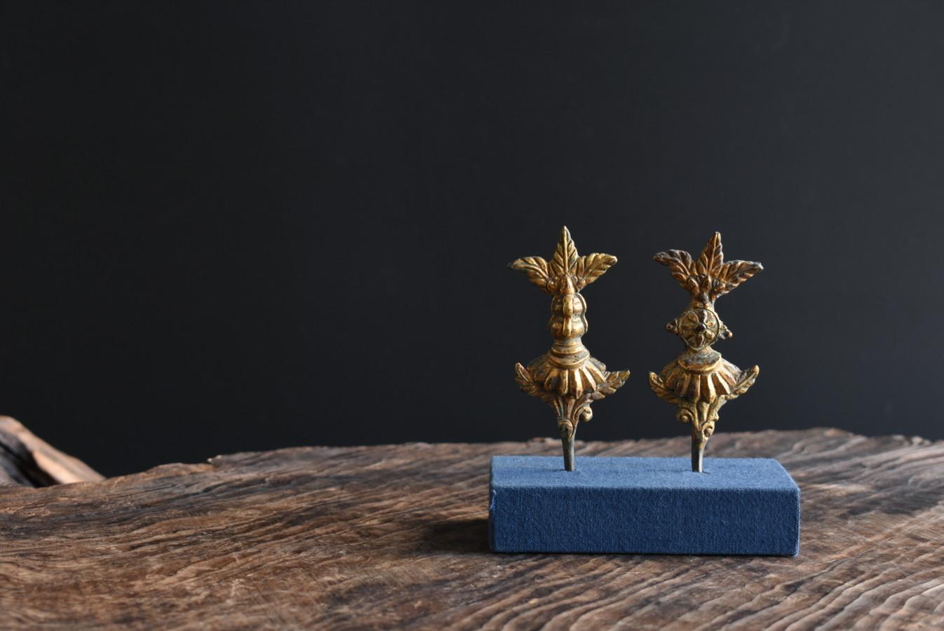 Ornamenti in oro di antiche statue di Buddha cinesi / XVII-XIX secolo in vendita 8