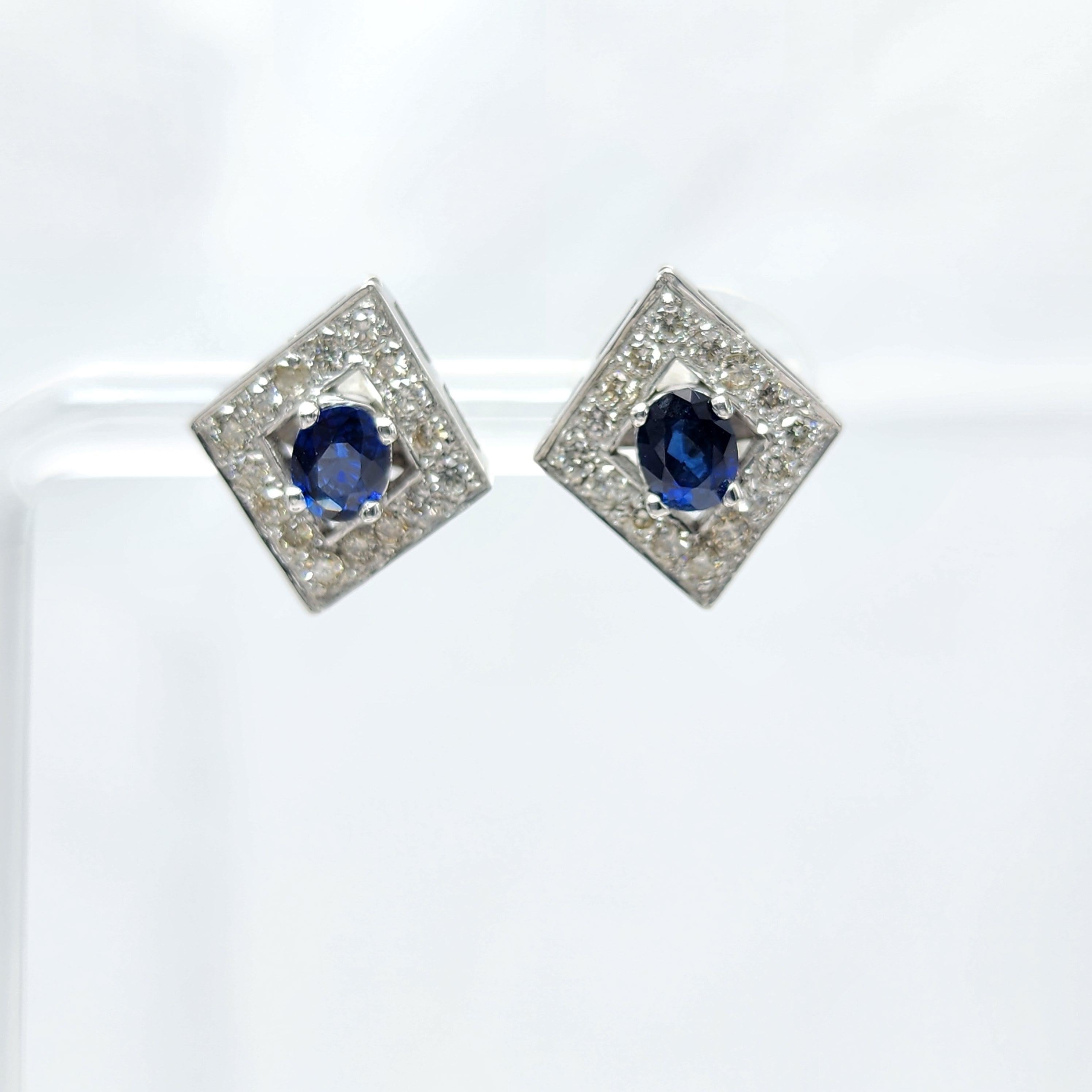Gold Oval Blue Sapphire Earring Studs 14 Karat White Gold and Diamonds In New Condition For Sale In Brooklyn, NY