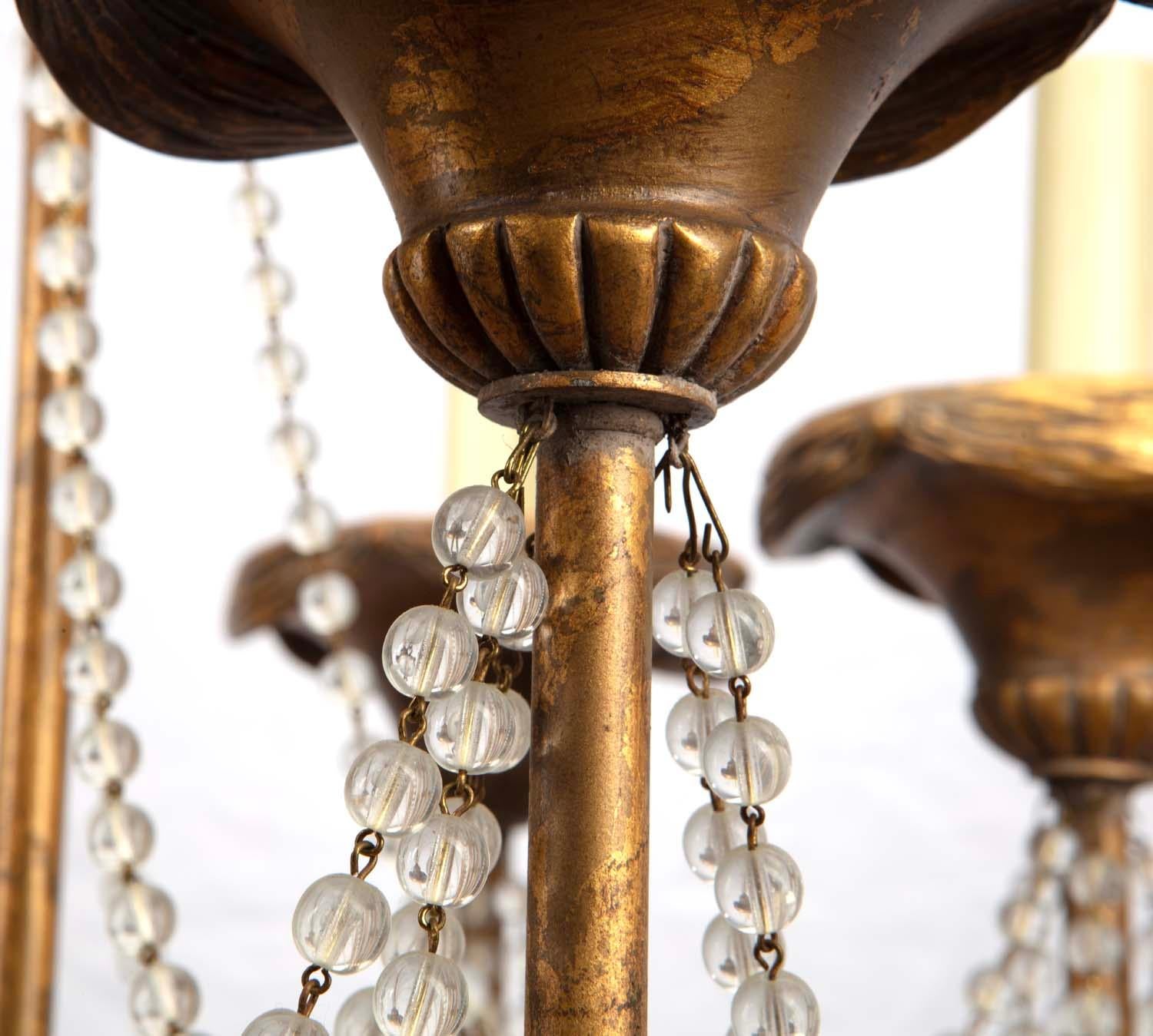 Néo-grec Lustre peint en or avec perles transparentes drapées en vente