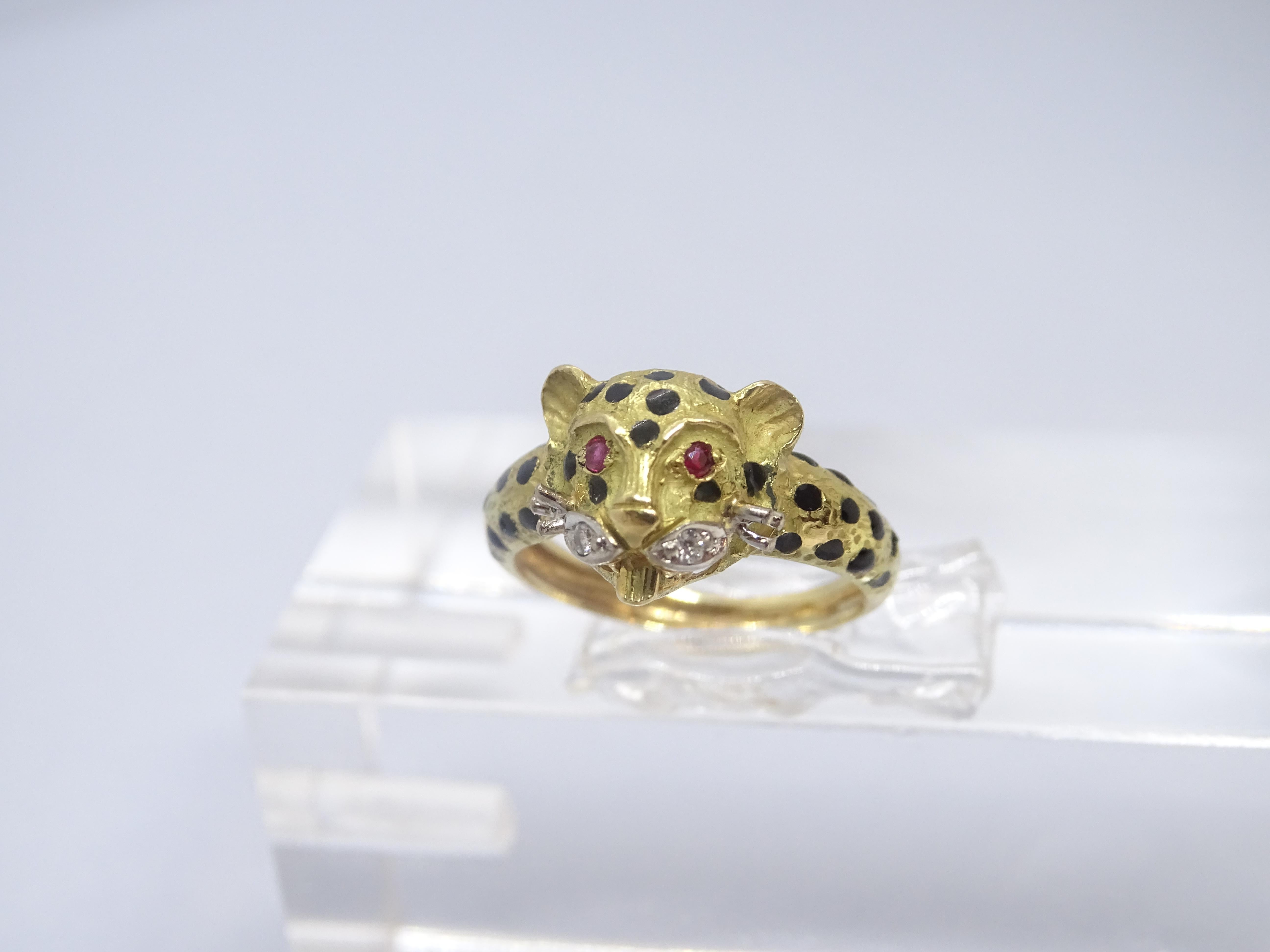 Gold Panther Ring after Cartier Maison , diamands, ruby 4