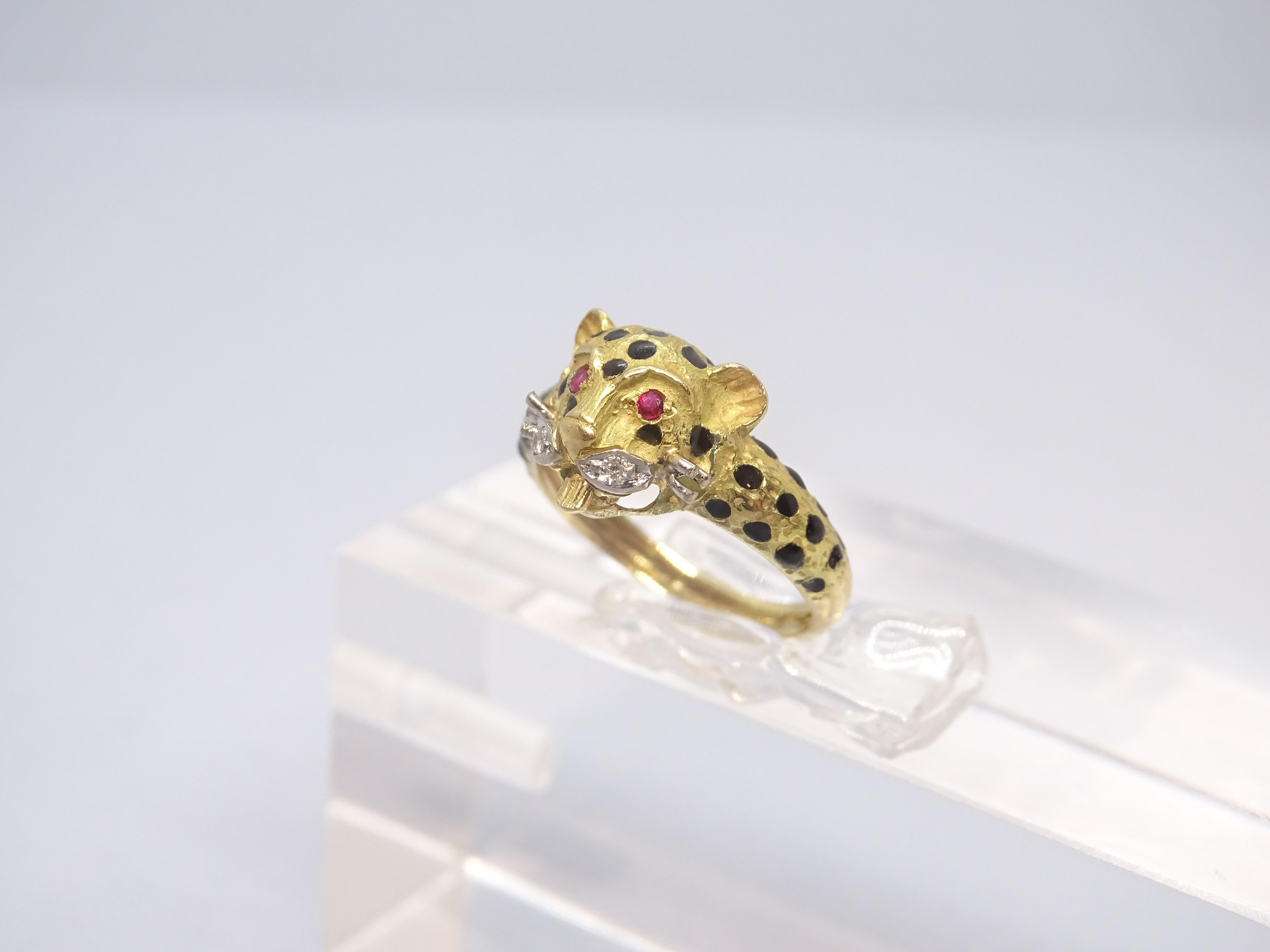 Gold Panther Ring after Cartier Maison , diamands, ruby 5