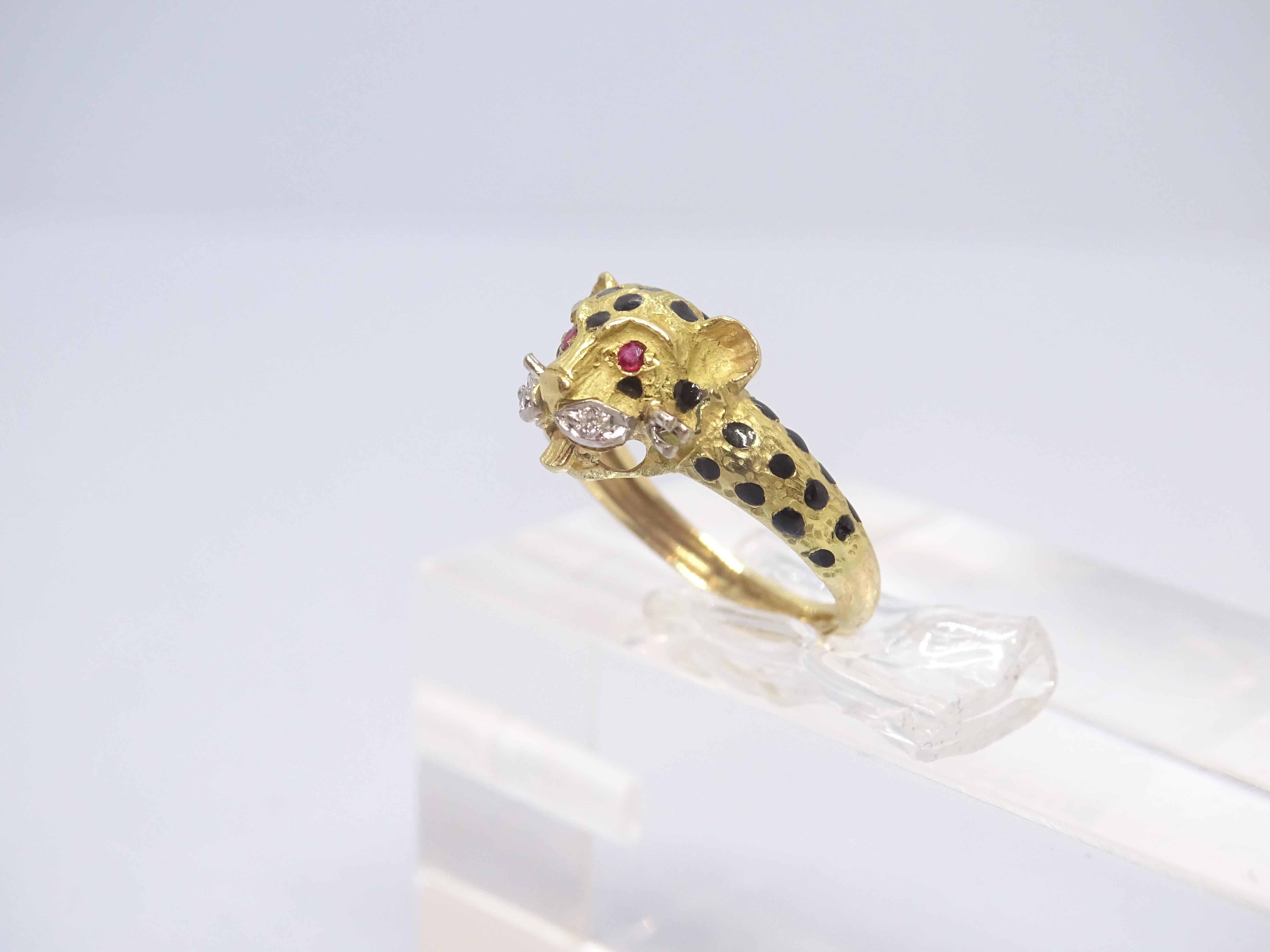 Gold Panther Ring after Cartier Maison , diamands, ruby 6