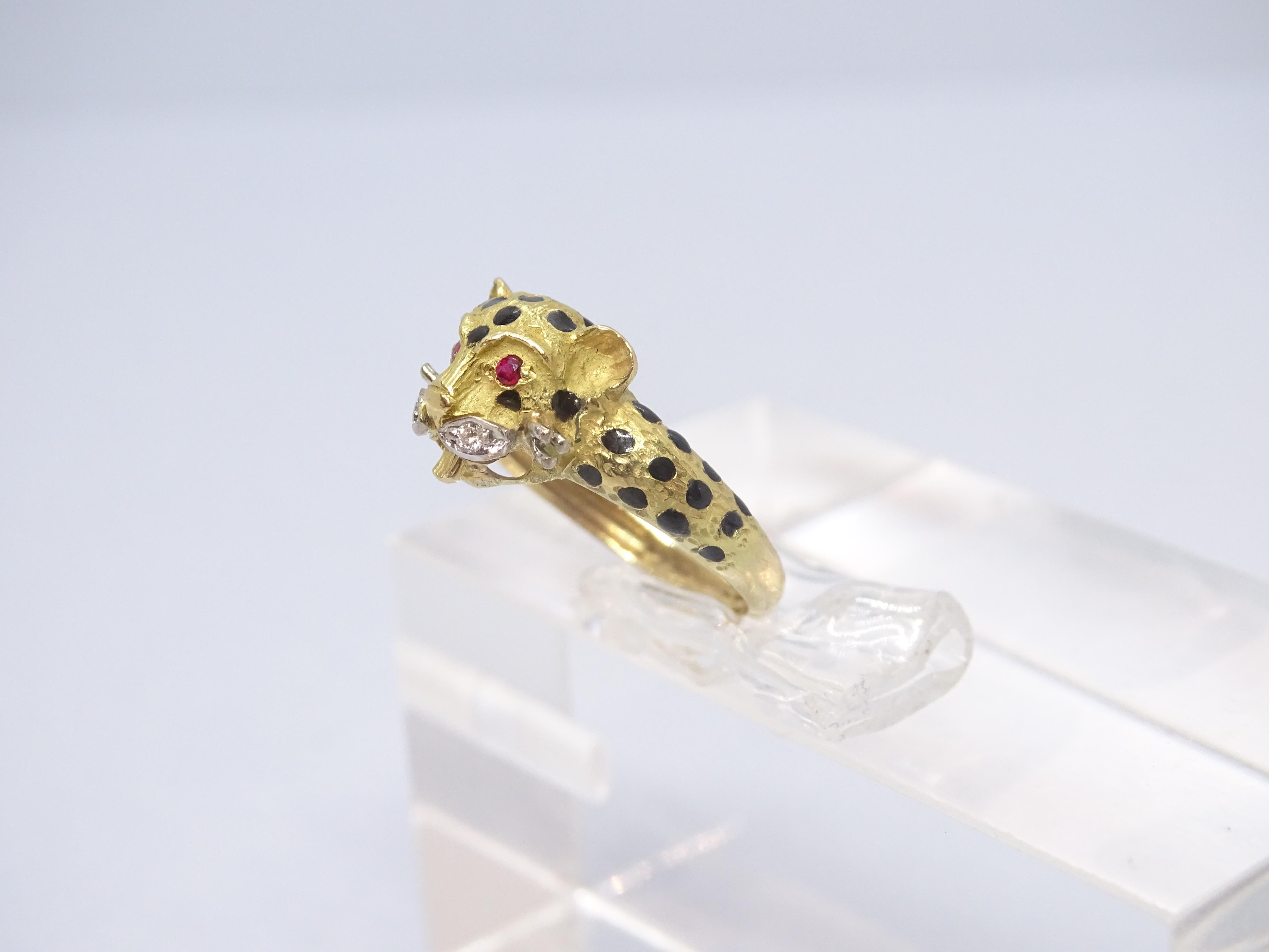 Gold Panther Ring after Cartier Maison , diamands, ruby 8