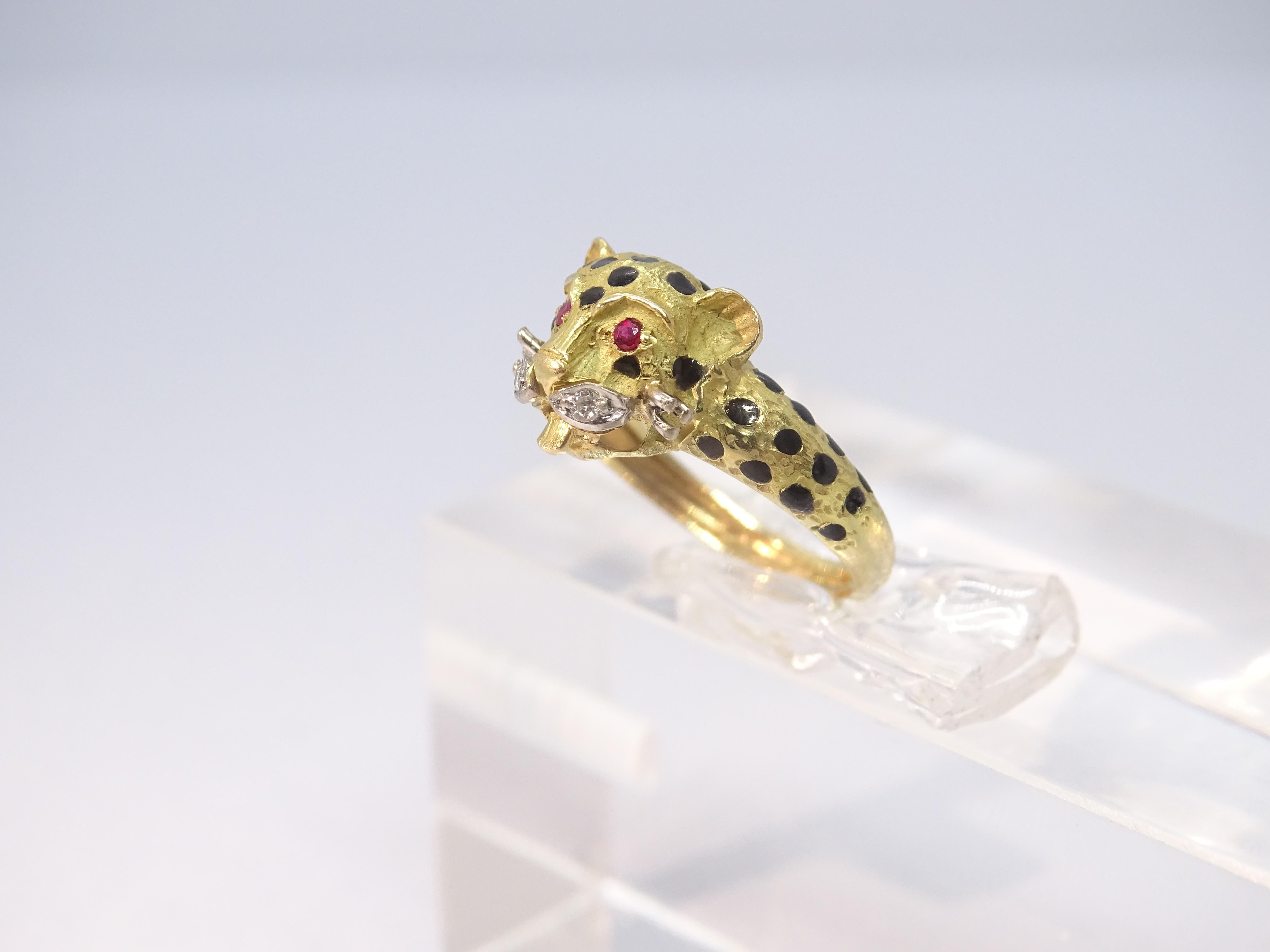 Gold Panther Ring after Cartier Maison , diamands, ruby 9