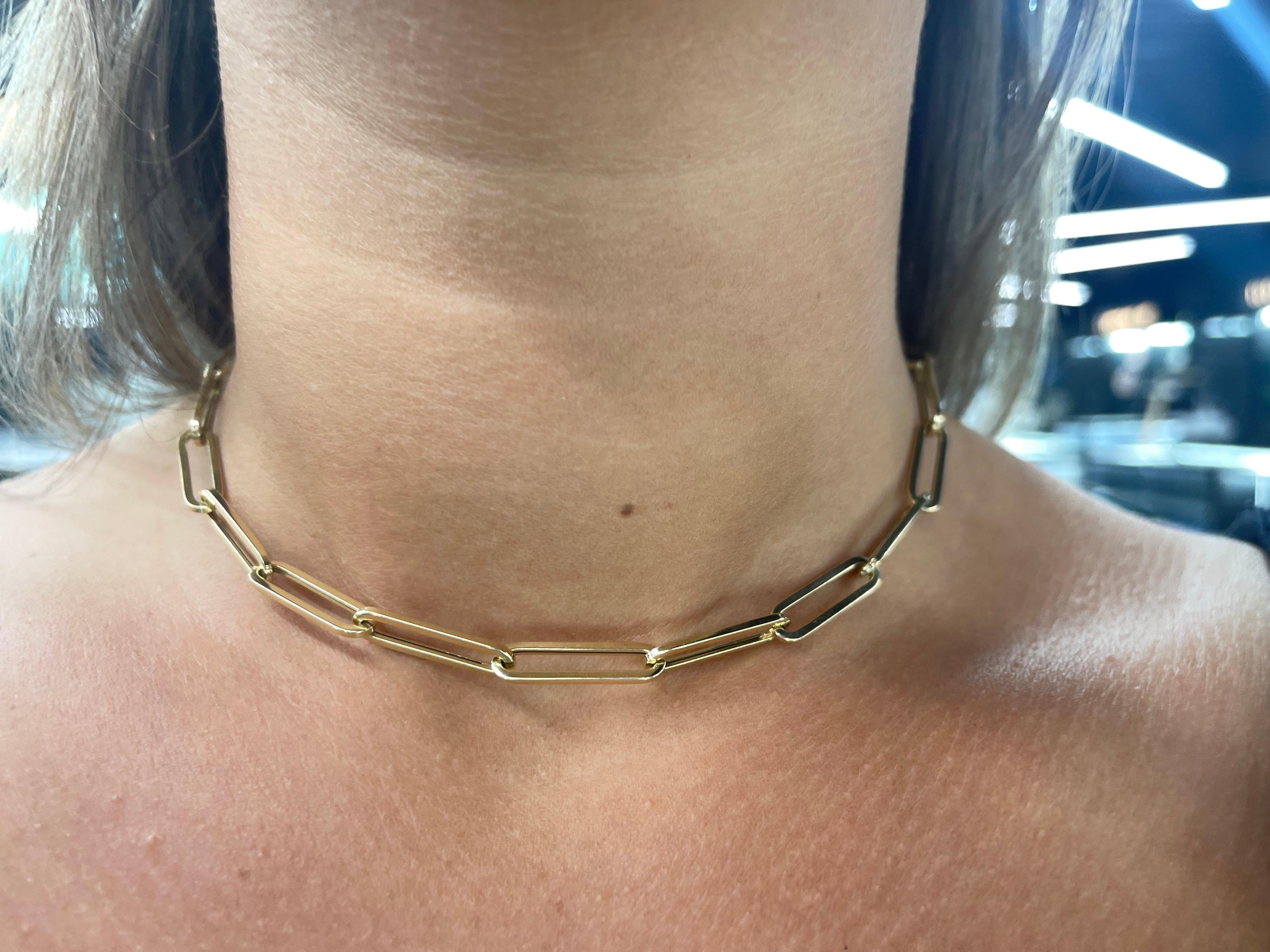 Gold Paperclip Chain Necklace In New Condition For Sale In New York, NY