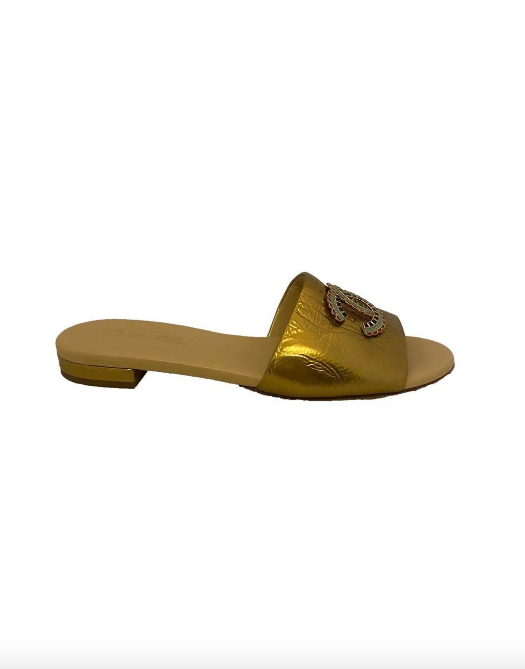 Women's Gold Patent Chanel Slide Sandals For Sale