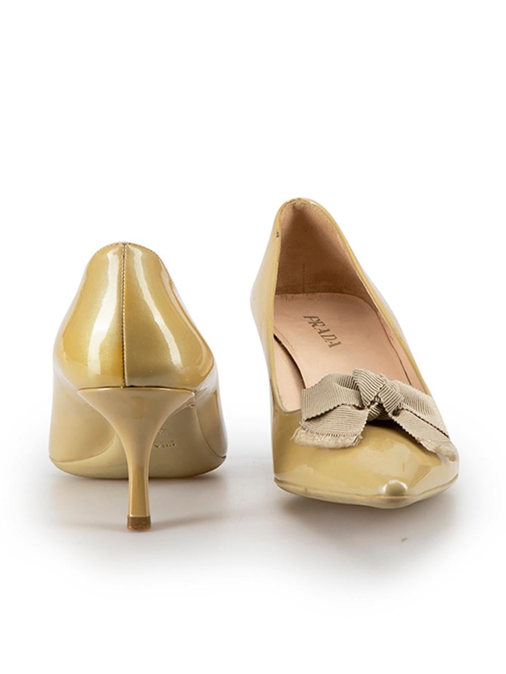 Brown Gold Patent Leather Bow Pumps Size IT 39.5 For Sale