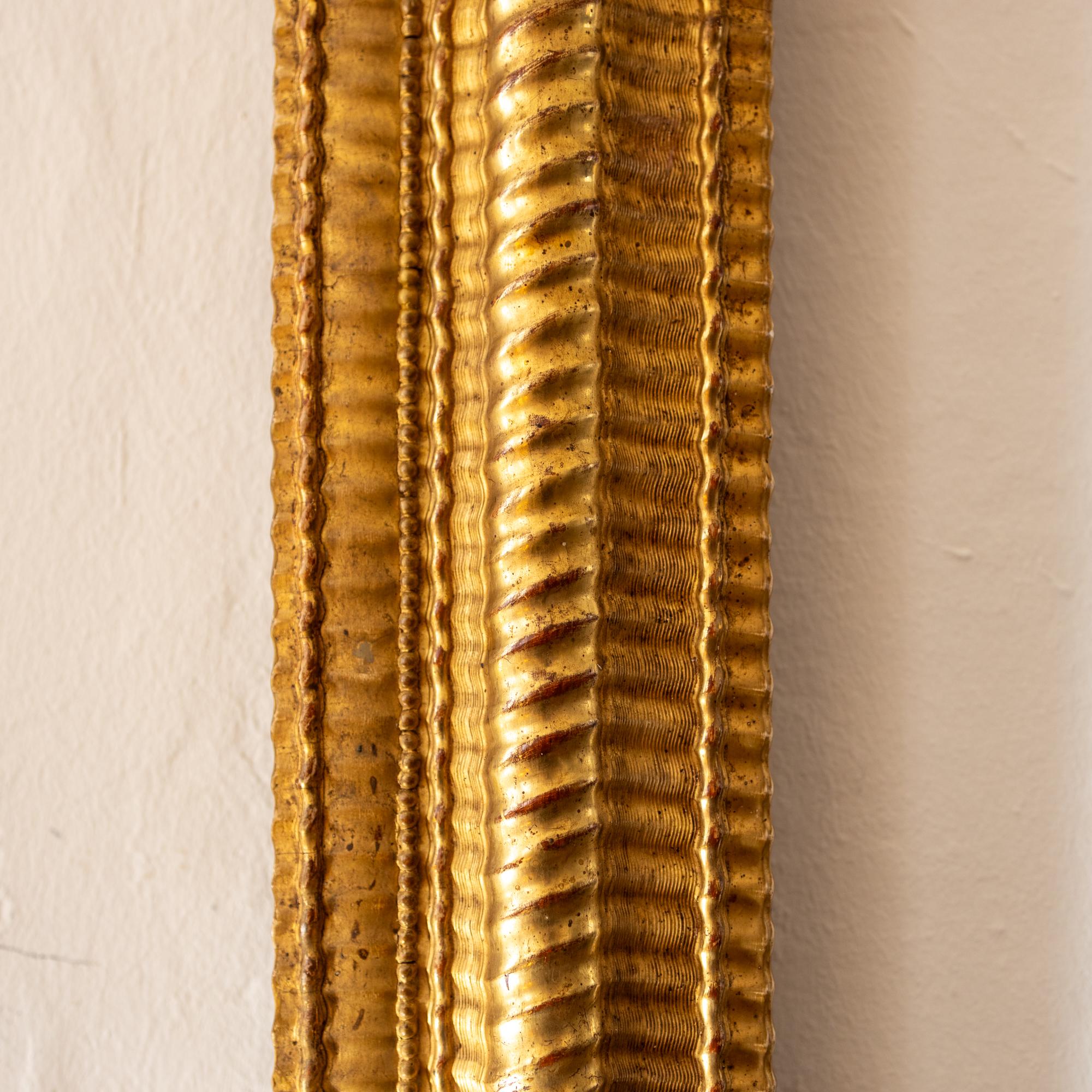 Gold patinierter Spiegelrahmen, 19. Jahrhundert im Angebot 1