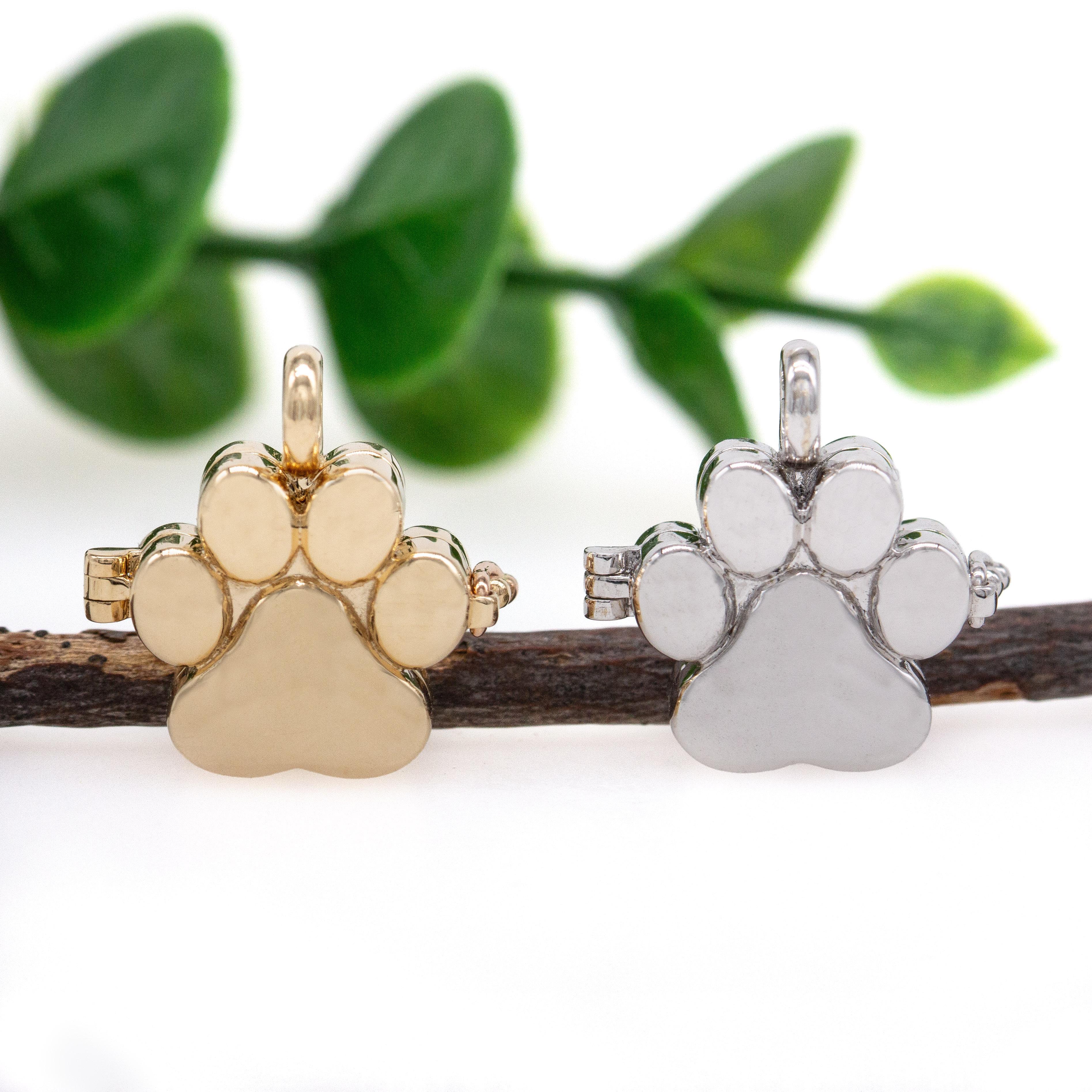Put a little paw-some sparkle in your day! This real 14K gold paw locket is more than just adorable—it opens up to hold a tiny treasure, like a photo of your favorite furball. With a cute lock to keep it secure, it’s the ultimate way to say, “I’m