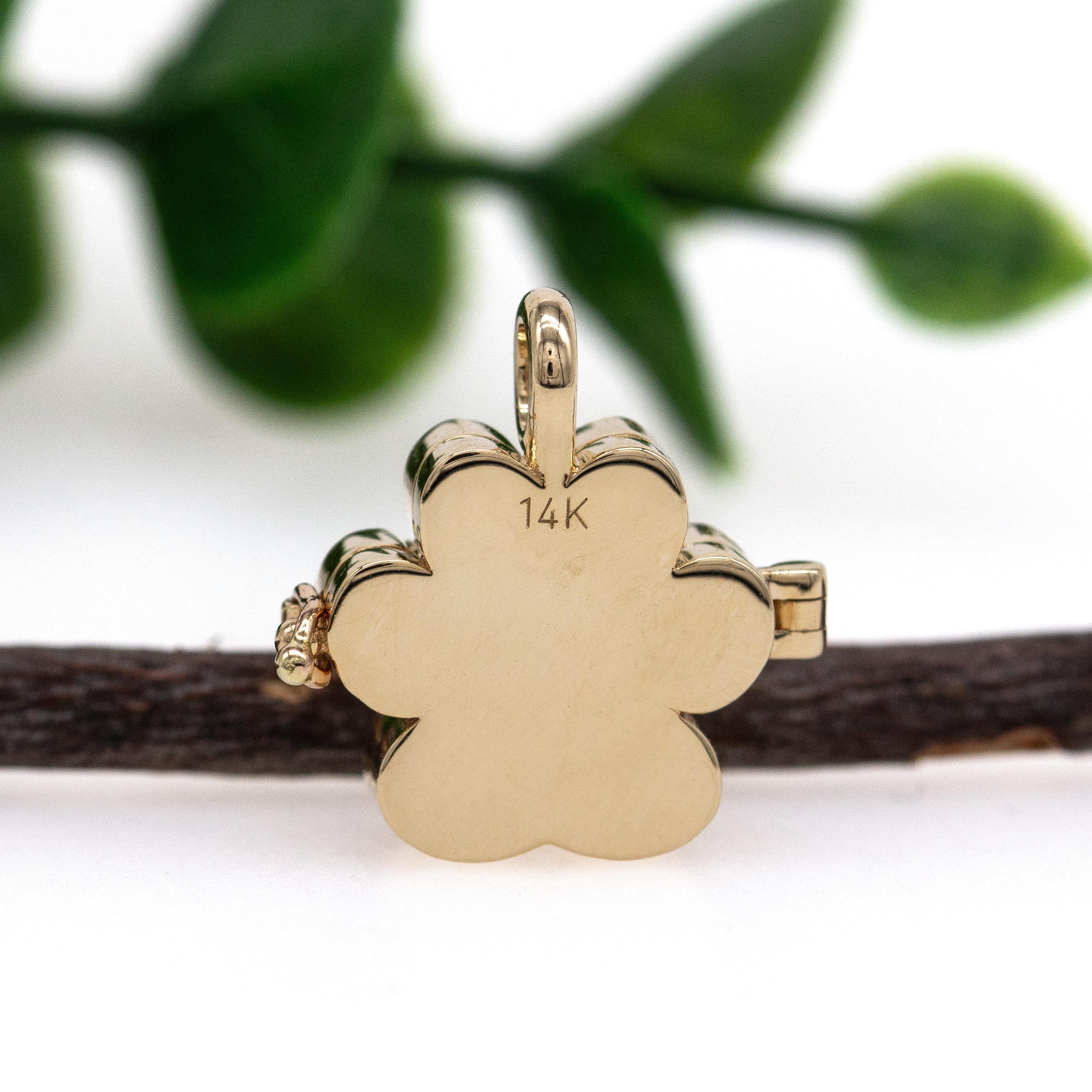 Gold Paw Locket Pendant in Solid 14K Yellow Gold in vendita 1