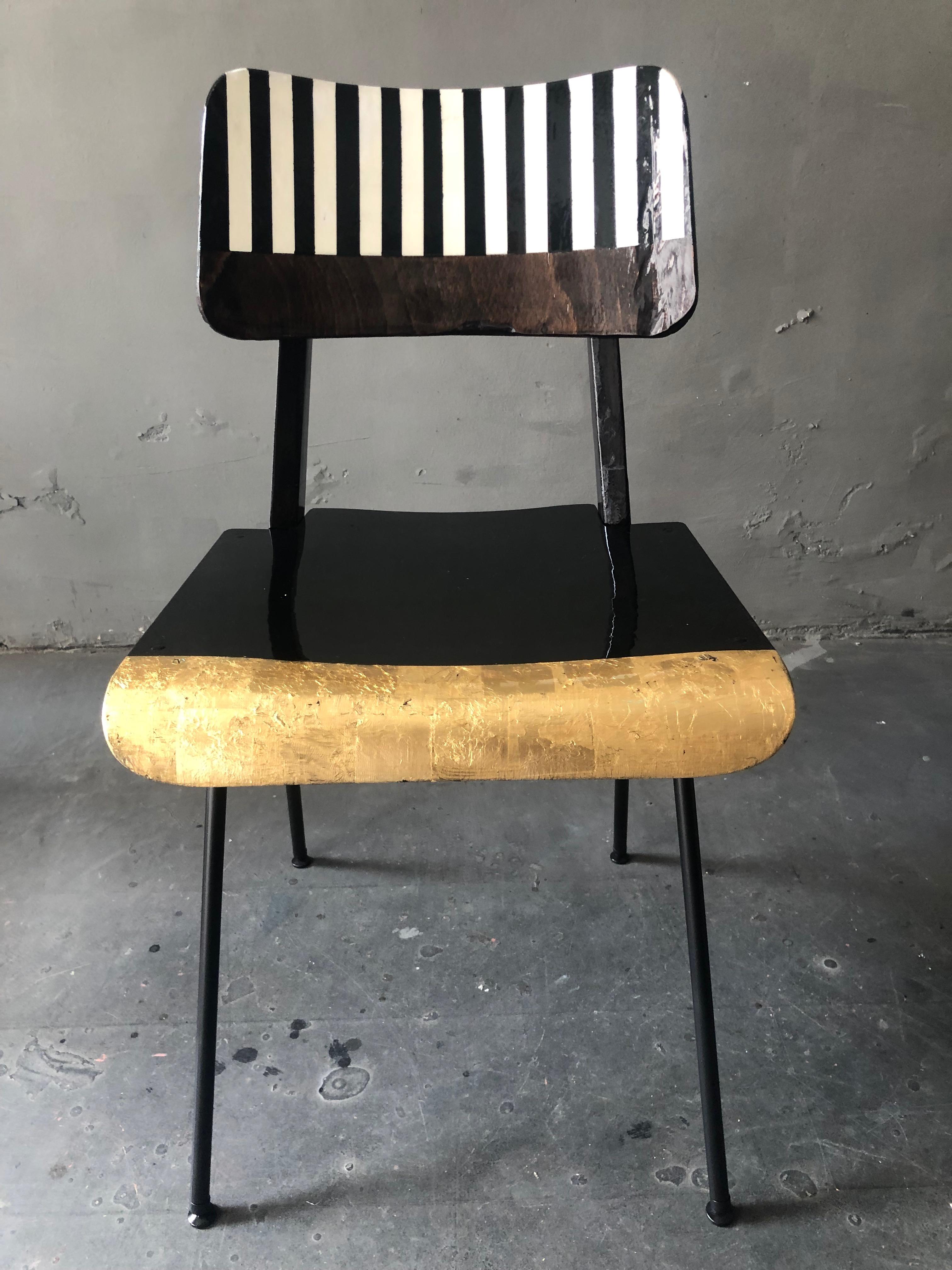 Gold Peak Of A Century Chair by Markus Friedrich Staab
One of a Kind
Dimensions: D 47 x W 42 x H 82 cm.
Materials: Wood, paint, gold leaf.

De-constructed 50’s chair, seat with 24k gold, painted and multi-lacquered.

Markus Friedrich Staab
Furniture
