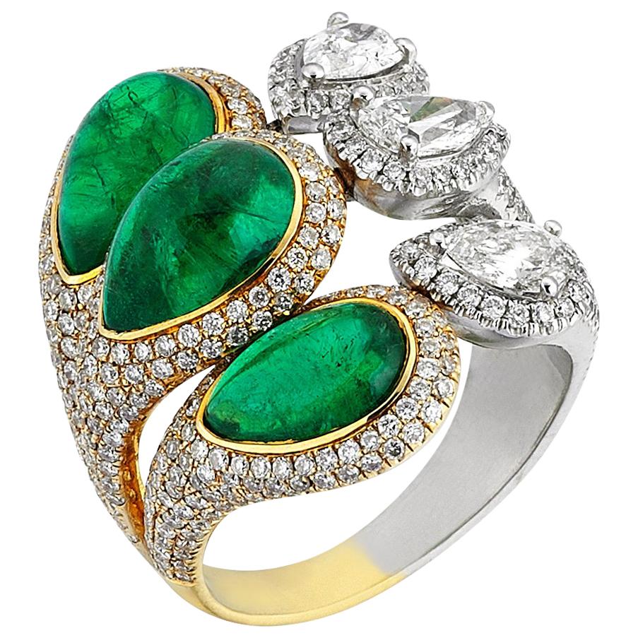 Gold Pear Shape Diamond Pear Shape Cabochon Emerald Cocktail Ring im Angebot