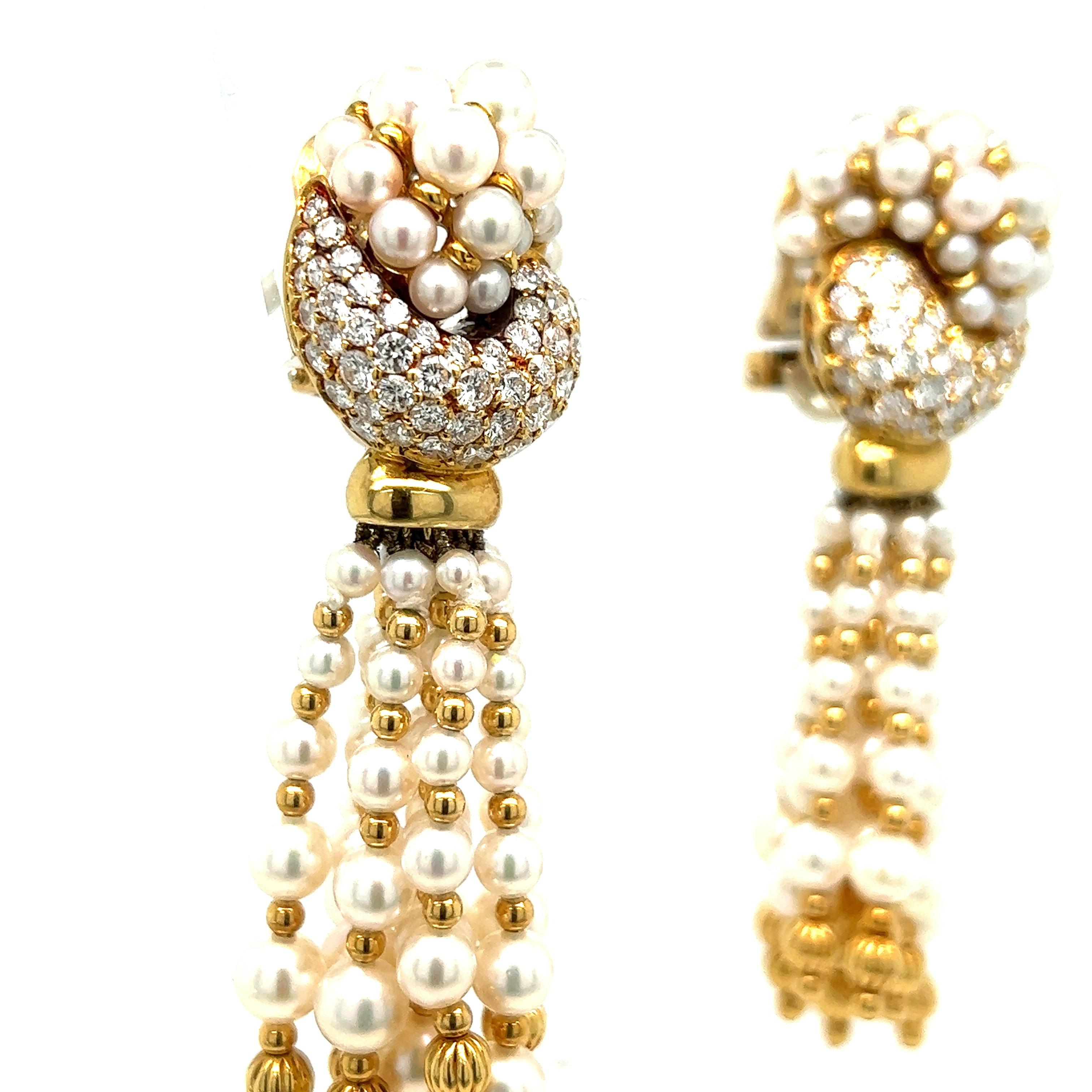 Gold Pearl Dangling Earrings In Excellent Condition For Sale In New York, NY