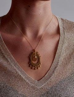 18 Karat Yellow Gold Antique Style Pendant Necklace