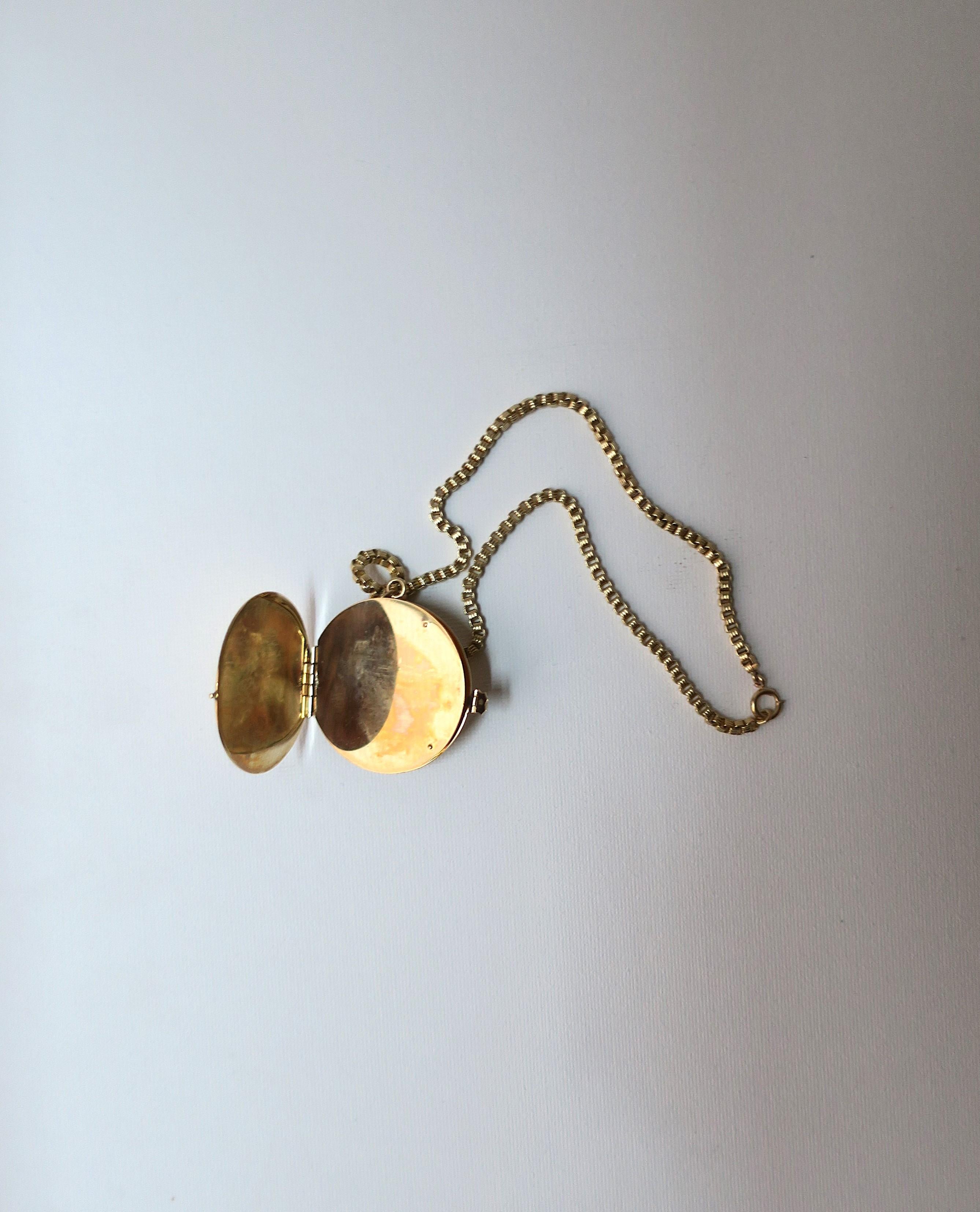 Gold Pendant Locket Box Link Chain Necklace Attrib. Tiffany & Co. For Sale 8
