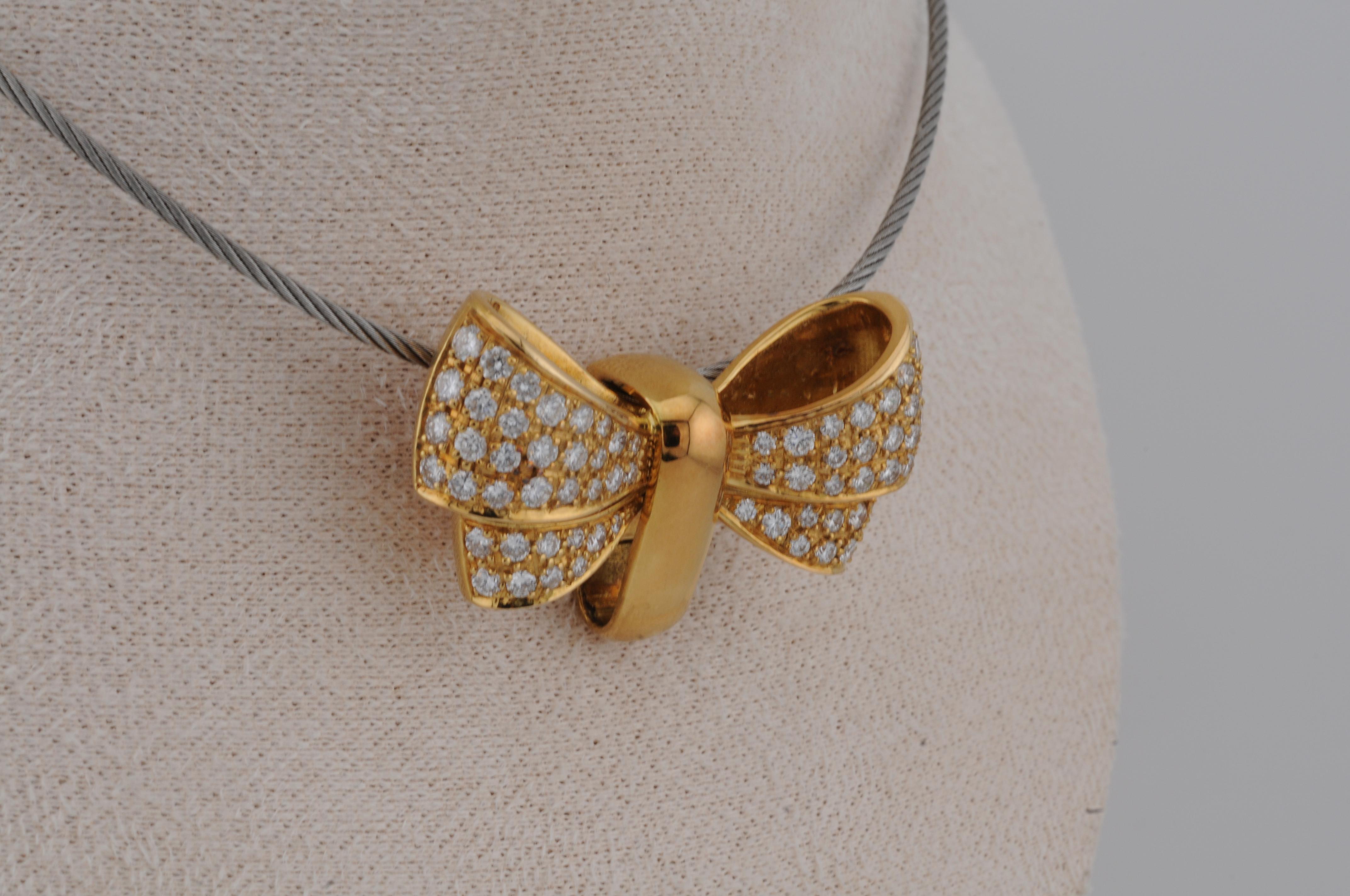 Goldanhänger massiv 18k Schleife Design mit Diamanten -WEMPE (Brillantschliff) im Angebot
