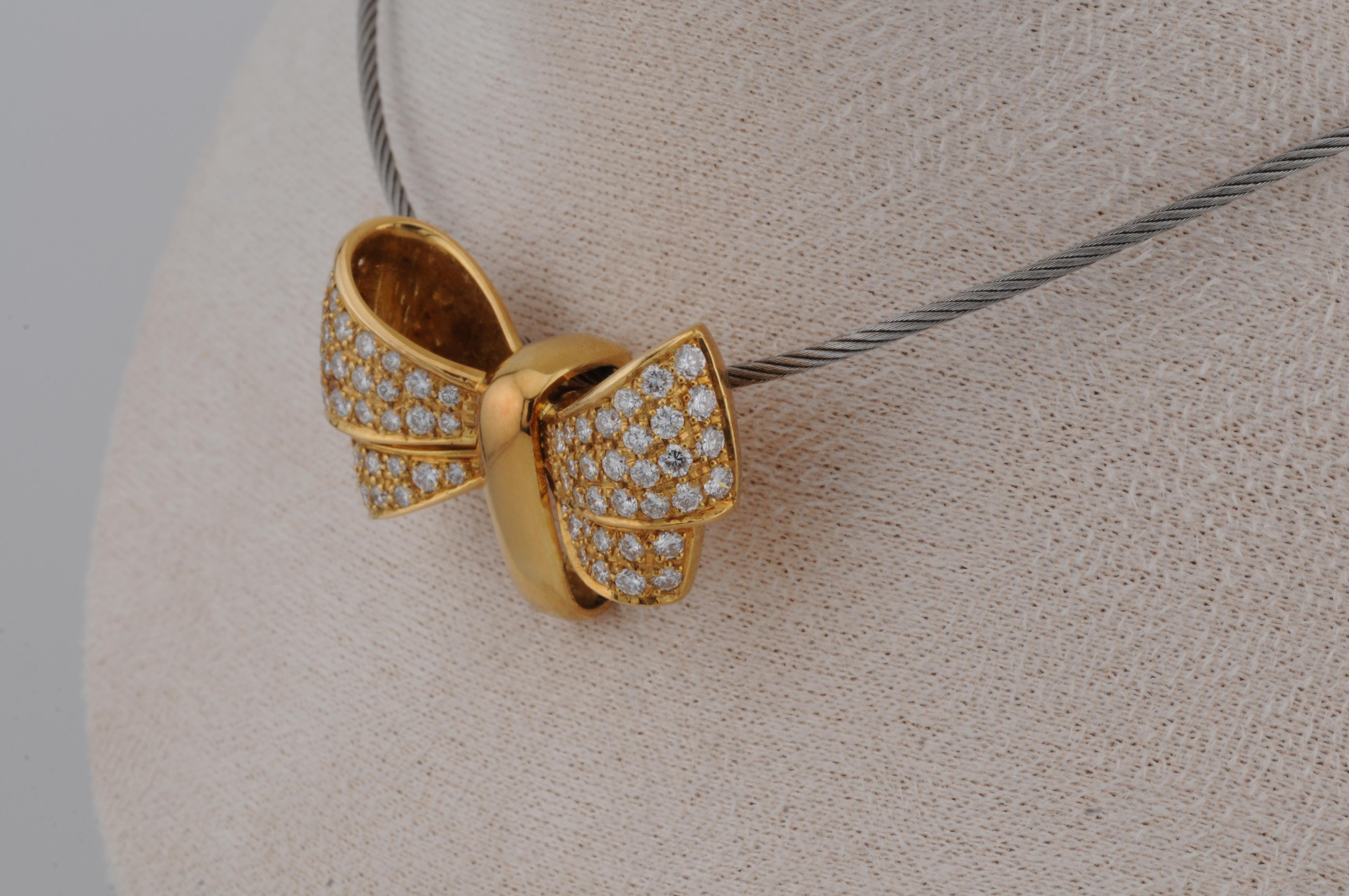 Goldanhänger massiv 18k Schleife Design mit Diamanten -WEMPE für Damen oder Herren im Angebot