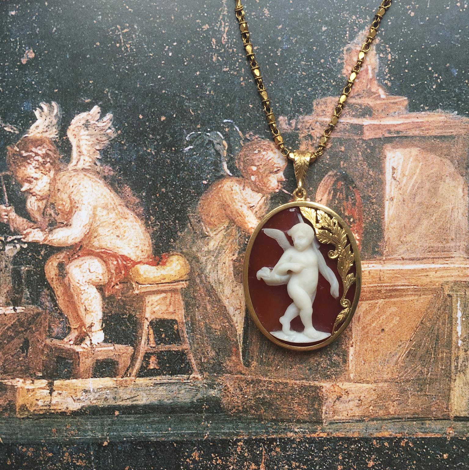 Gold Pendant with a 19th Century Cameo of Amor In Excellent Condition In Amsterdam, NL