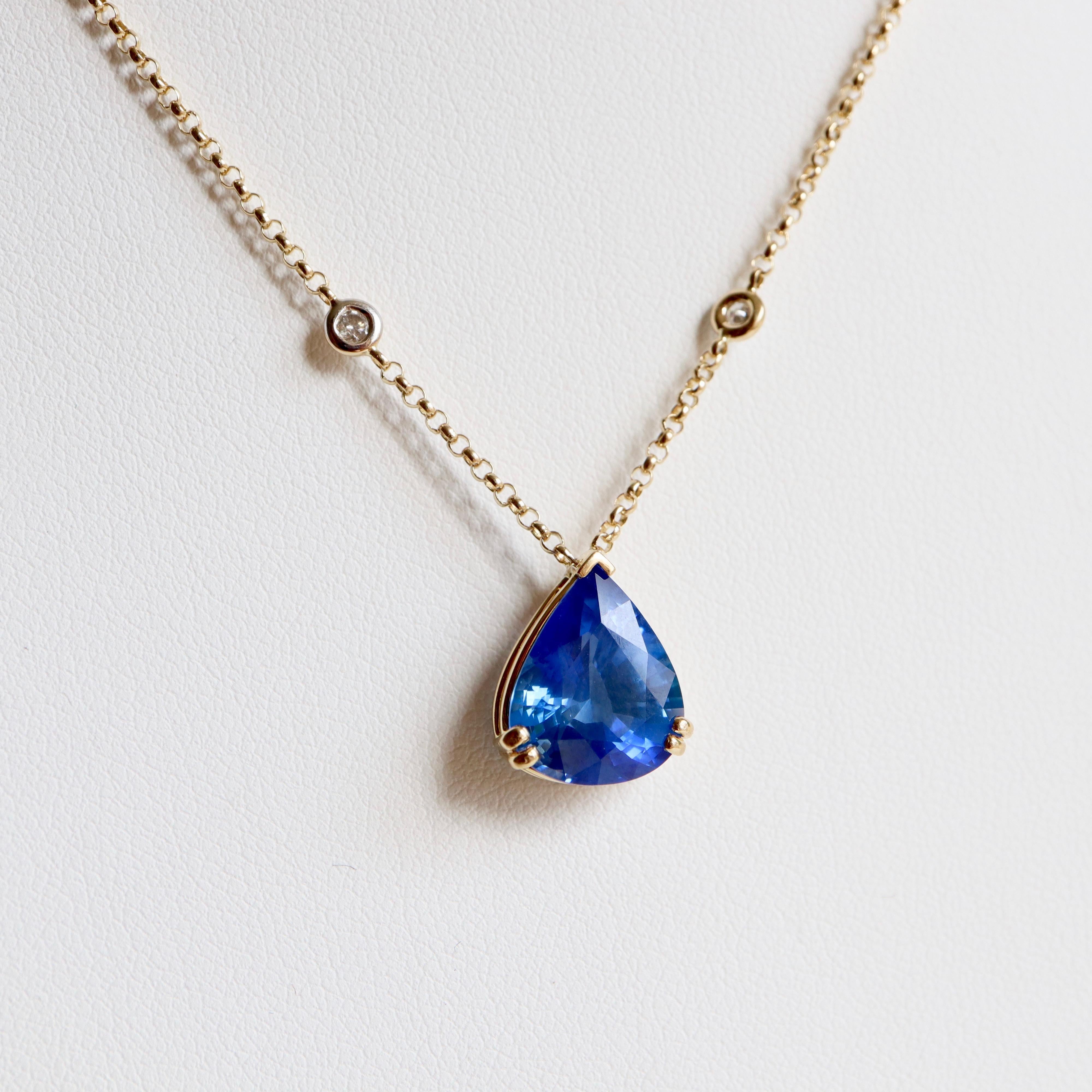 Women's Gold Pendant with Sapphire 6.38 Carat Pear-Cut  For Sale