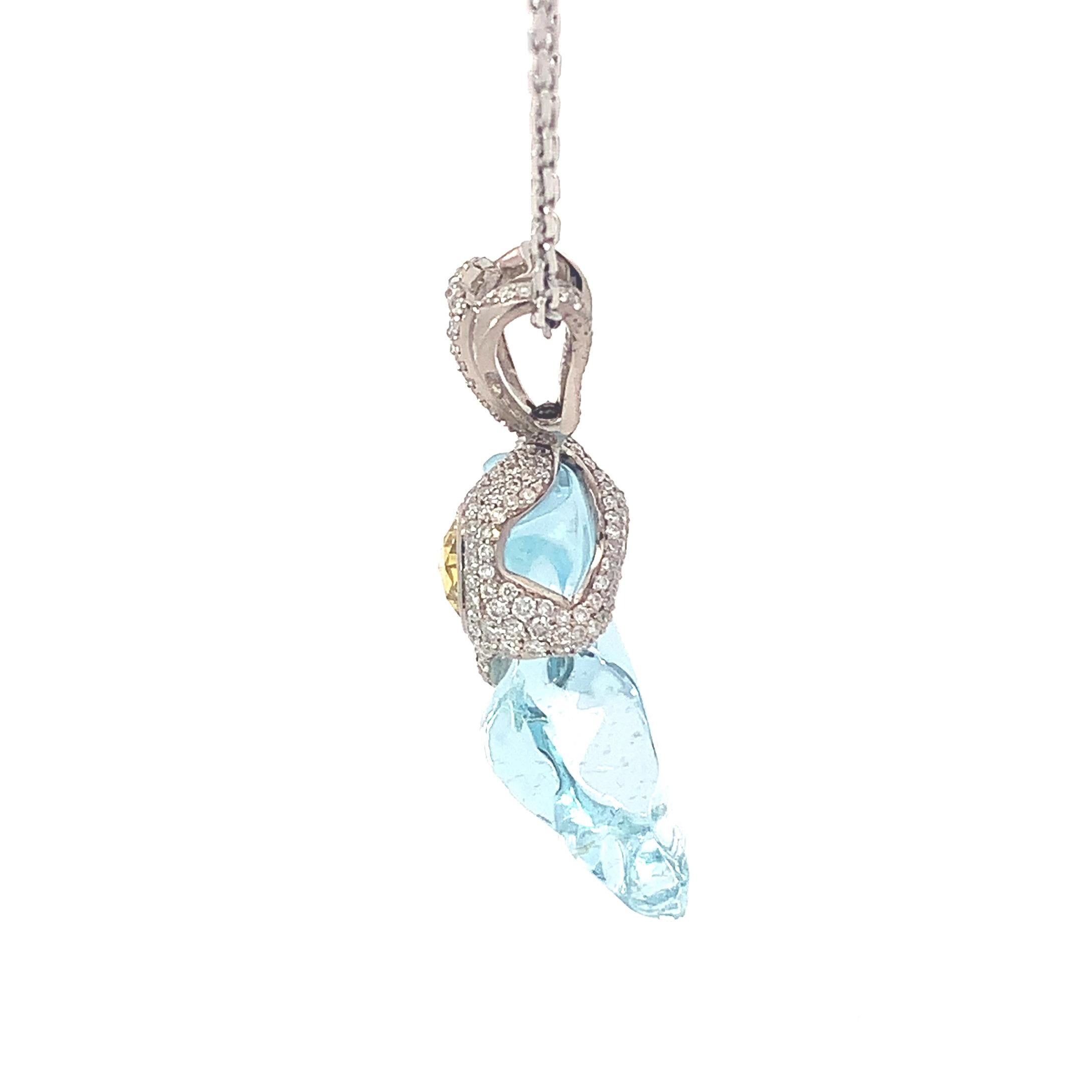 Découvrez la beauté de la nature avec ce pendentif exquis de VOTIVE, qui fait partie de notre Collectional exclusive. Chaque pièce de cette collection est unique et met en valeur des pierres précieuses ou semi-précieuses polies dans leur forme