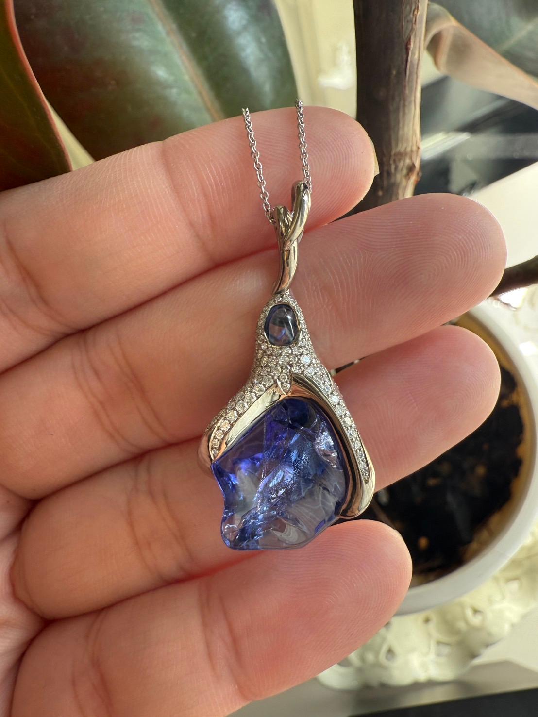 Ciondolo in oro con diamanti con zaffiro blu e tanzanite in vendita 5