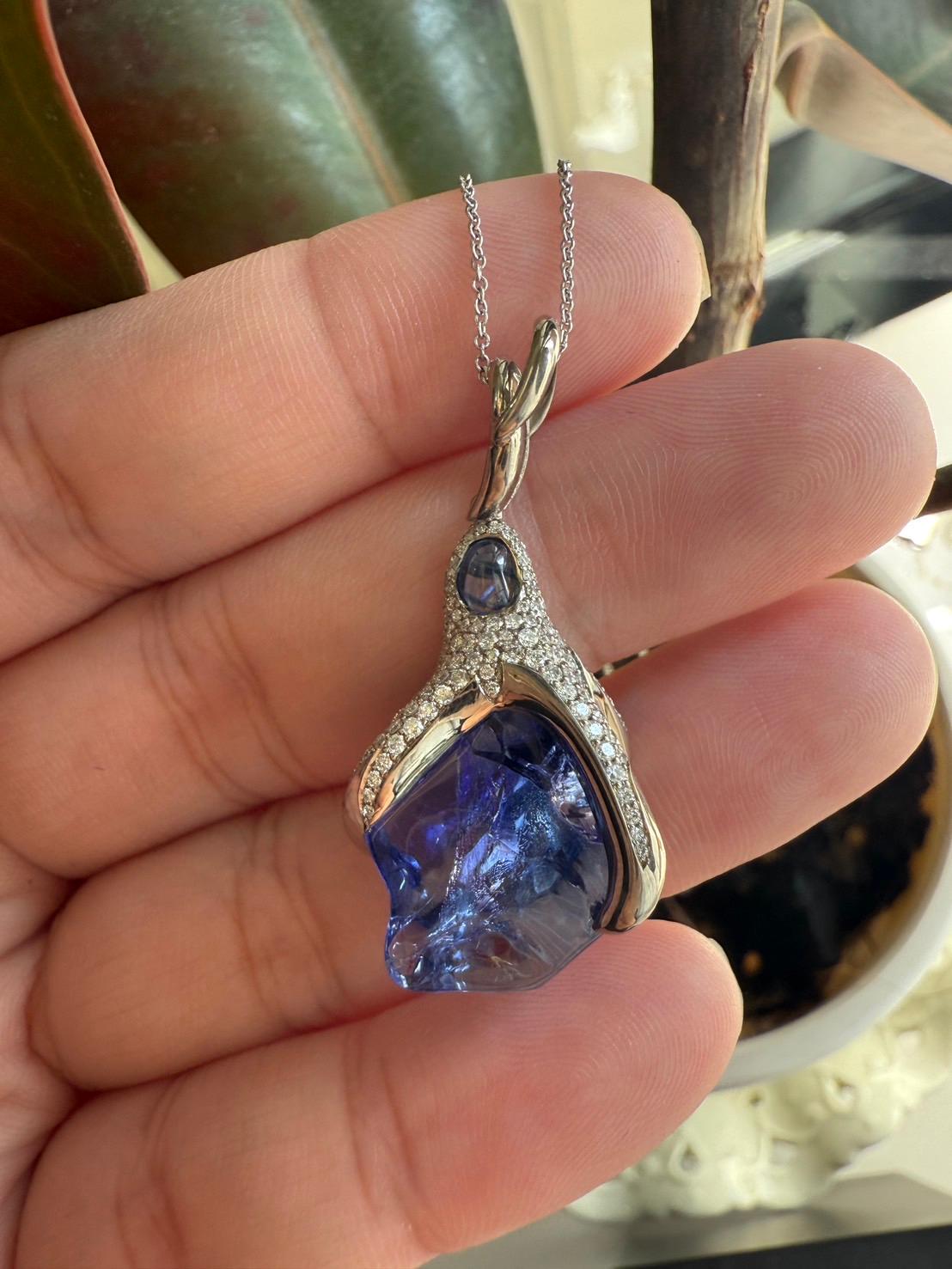 Ciondolo in oro con diamanti con zaffiro blu e tanzanite in vendita 6