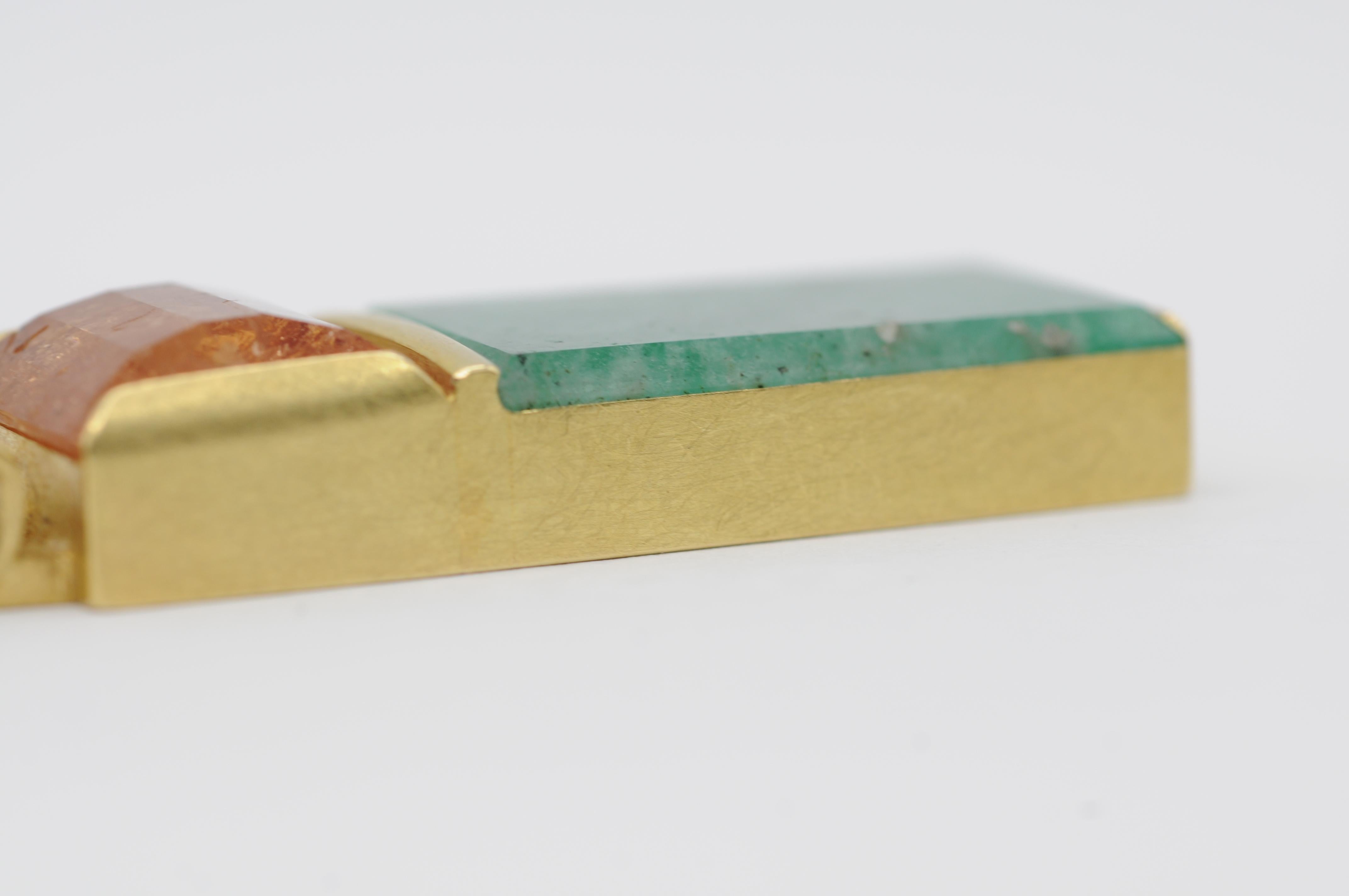 Ciondolo in oro con smeraldo e topazio imperiale, design senza tempo 18k in vendita 12
