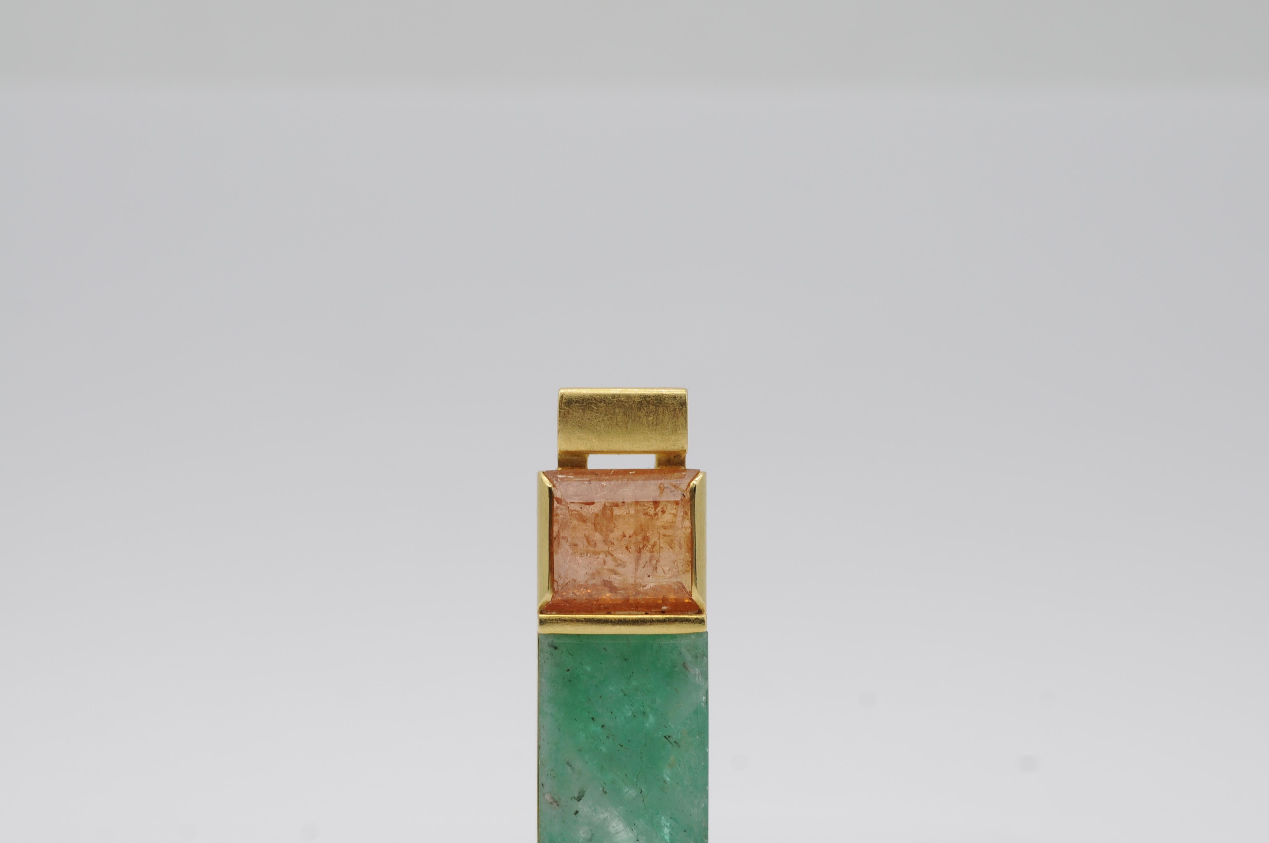 Taglio misto Ciondolo in oro con smeraldo e topazio imperiale, design senza tempo 18k in vendita