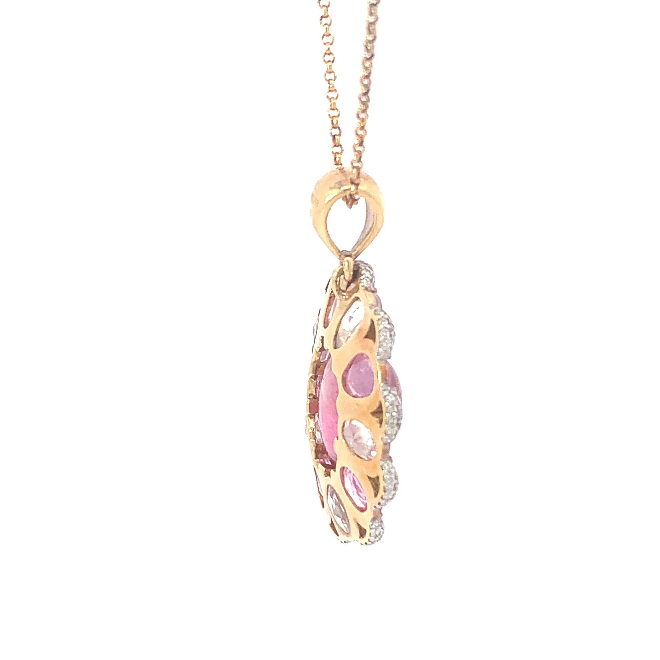 Ciondolo in oro con diamanti bianchi, tormalina rosa e zaffiri multicolori In condizioni Nuovo in vendita a ประเวศ, TH