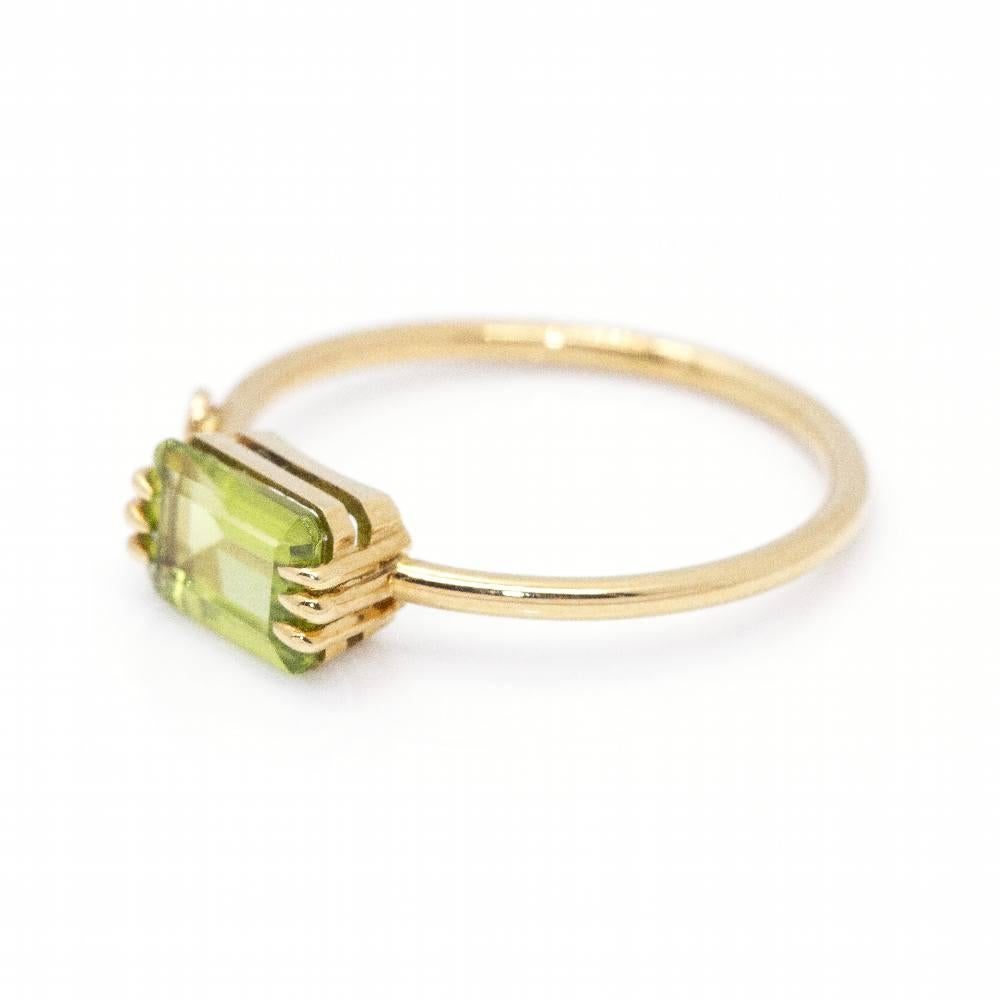 Women's Gold, Peridot and Diamond Ring For Sale