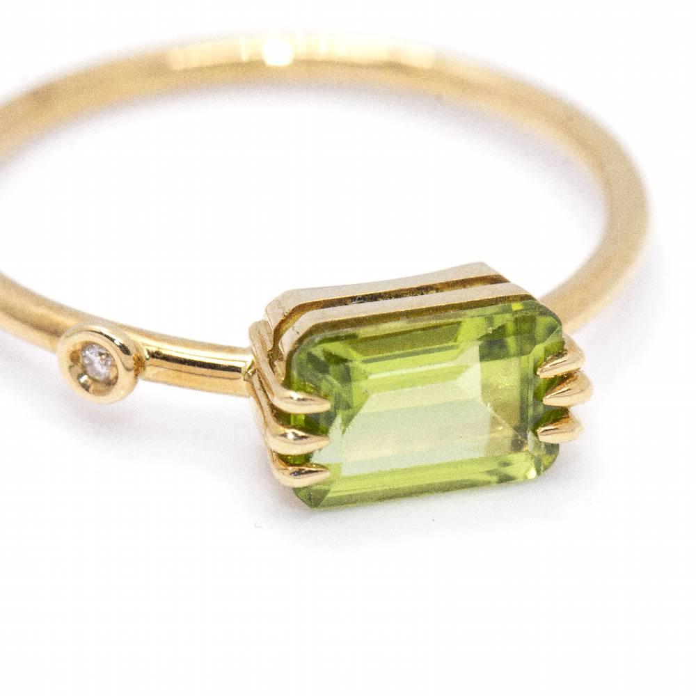 Gold, Peridot and Diamond Ring For Sale 1