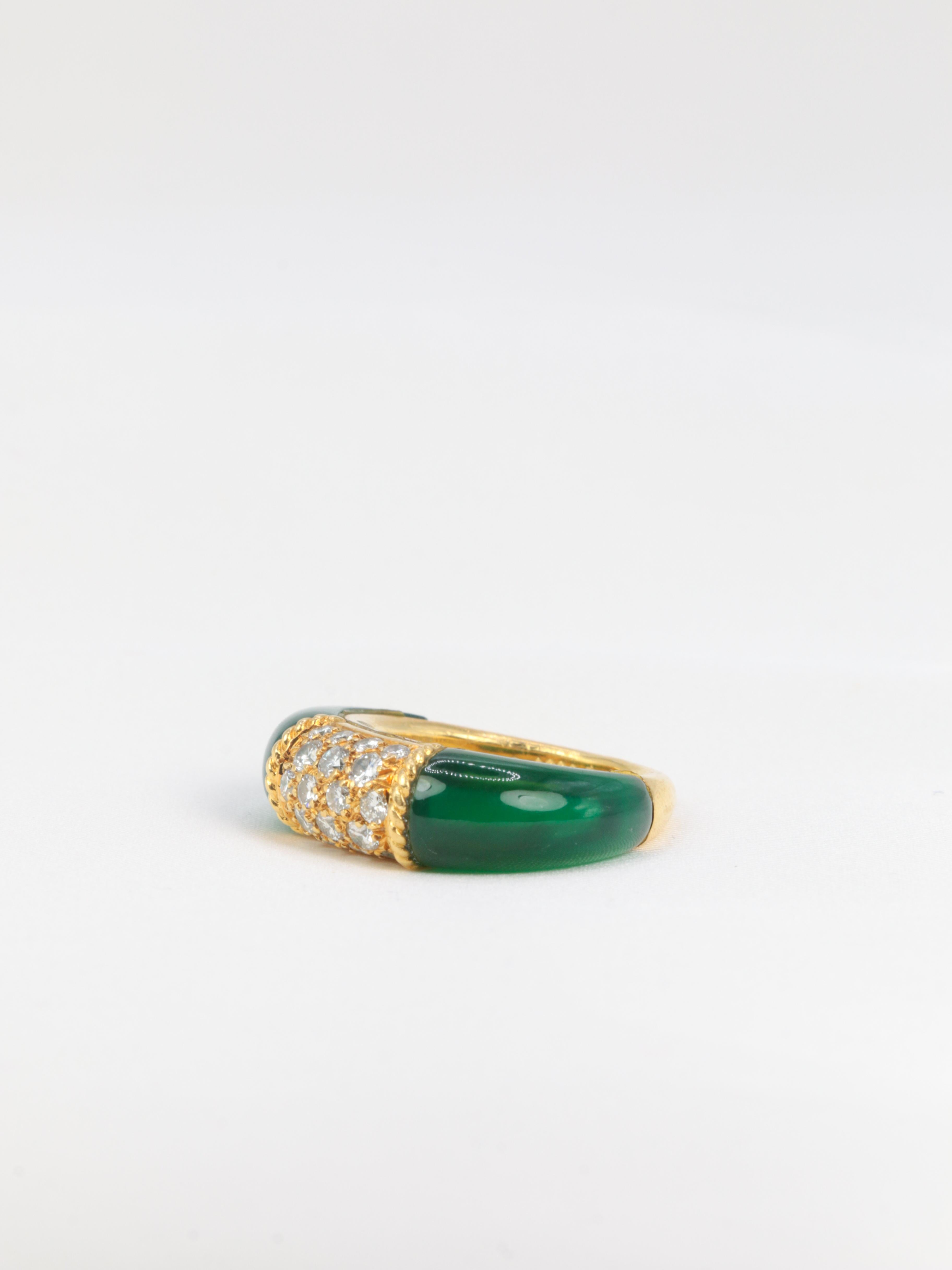 Gold Philippine Van Cleef & Arpels Ring with Chrysoprase and Diamonds 2