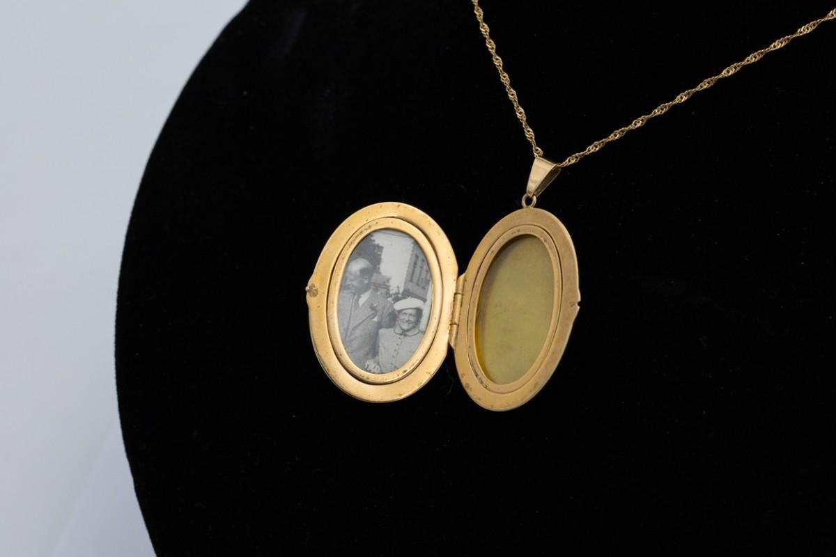 Women's or Men's Gold photo locket medallion with a pearl, Scandinavia, early XX century. For Sale