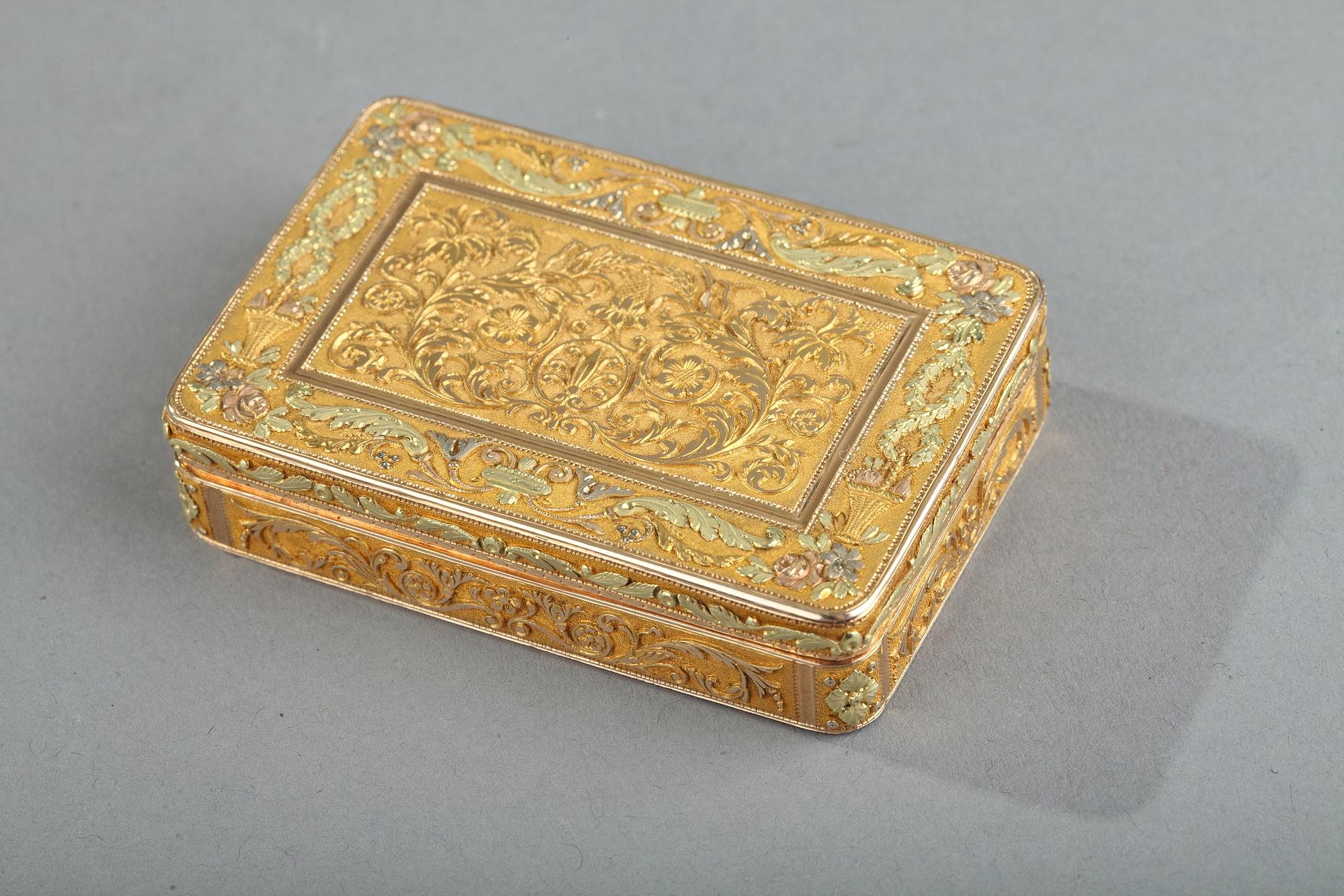 Boîte à pilules en or, Début du 19e siècle Bon état - En vente à Paris, FR
