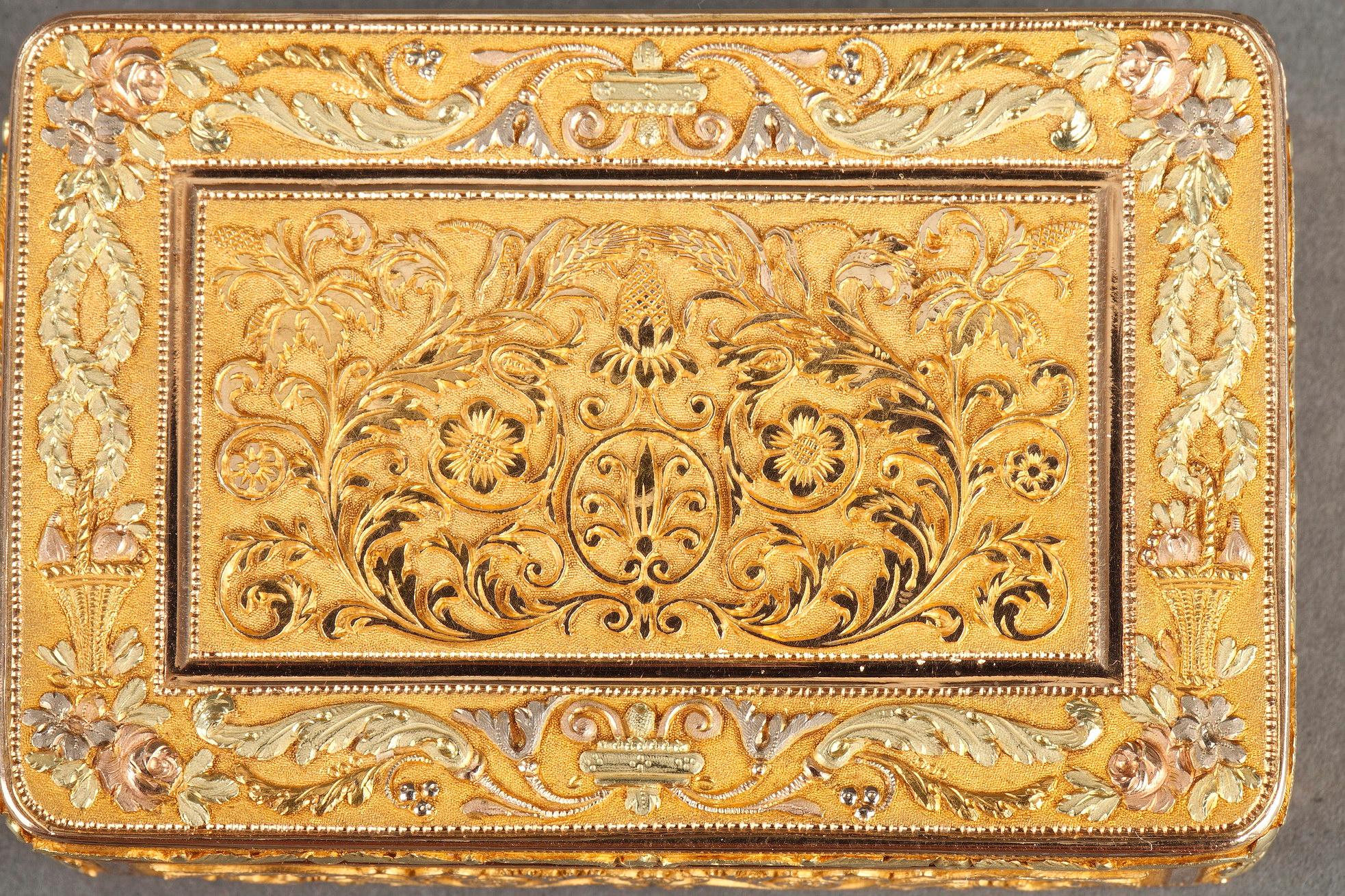 Boîte à pilules en or, Début du 19e siècle en vente 4