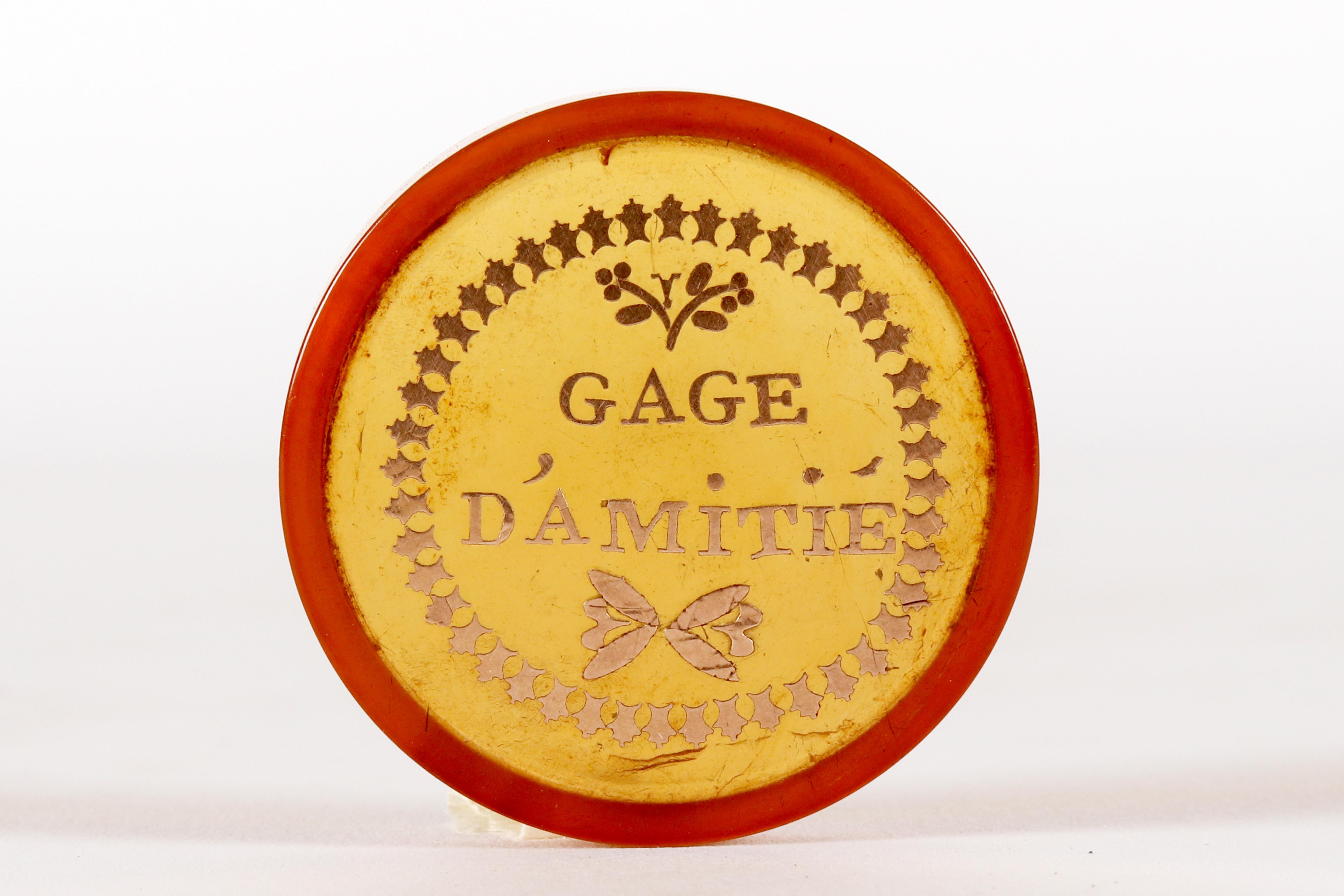 Français Piquet d'or, petite boîte en écaille avec œil d'amoureux. France vers 1870. en vente